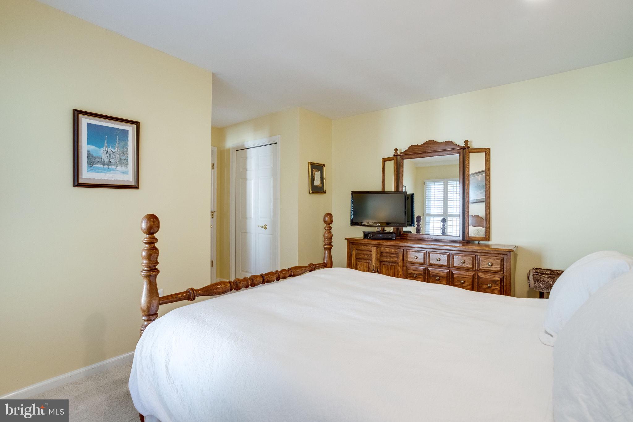 LANGLEY OAKS - Residential