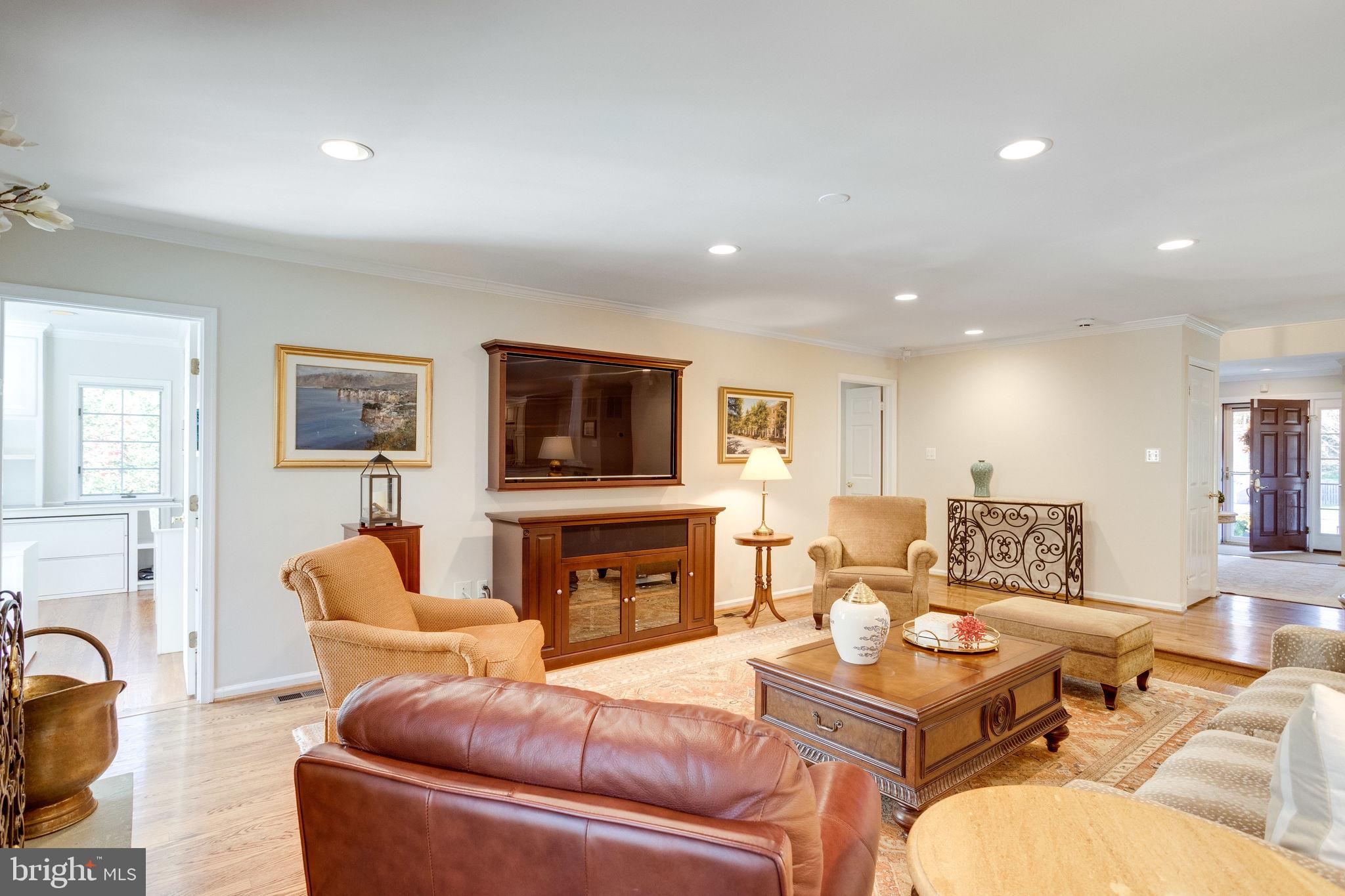 LANGLEY OAKS - Residential