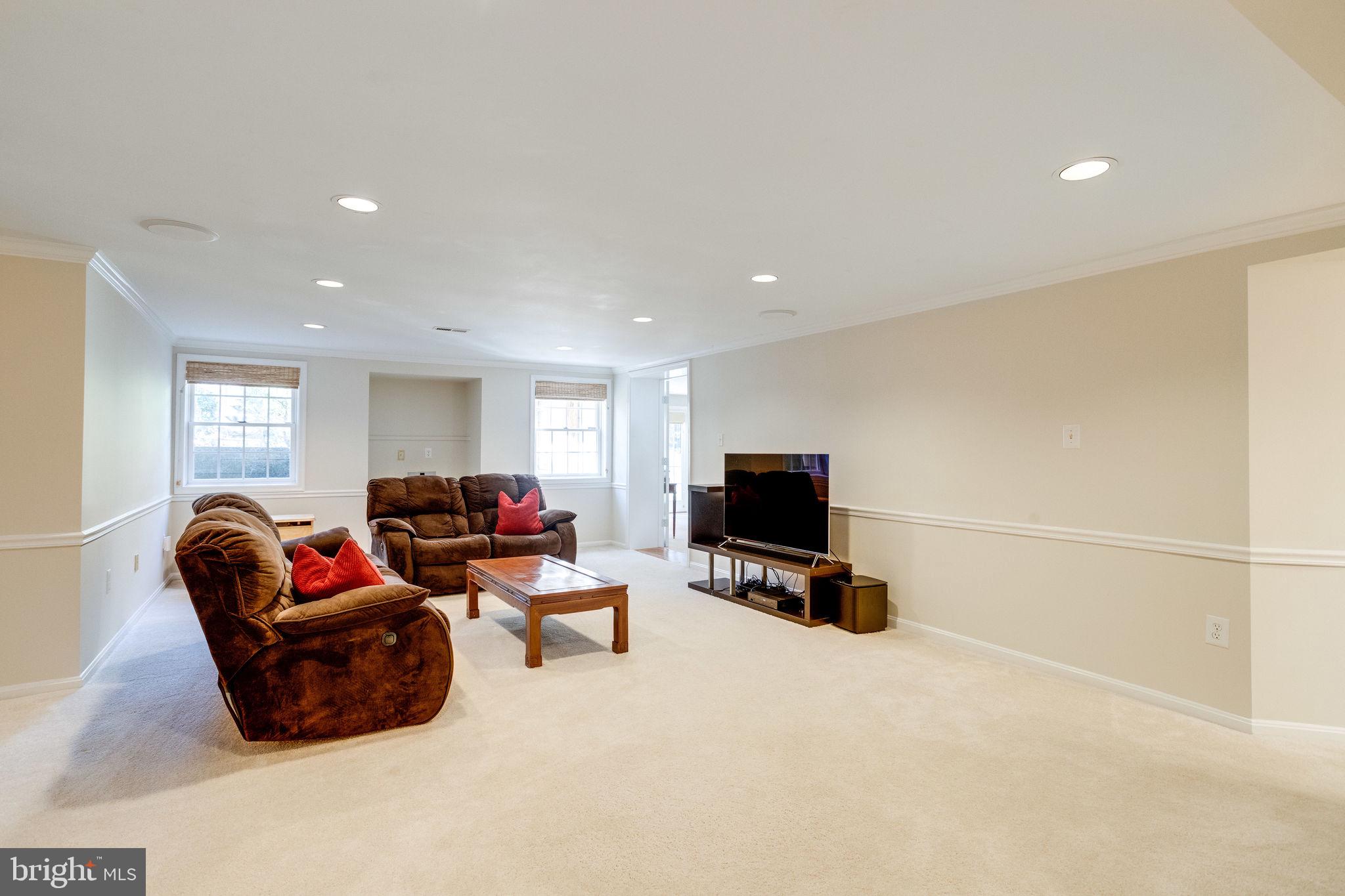 LANGLEY OAKS - Residential