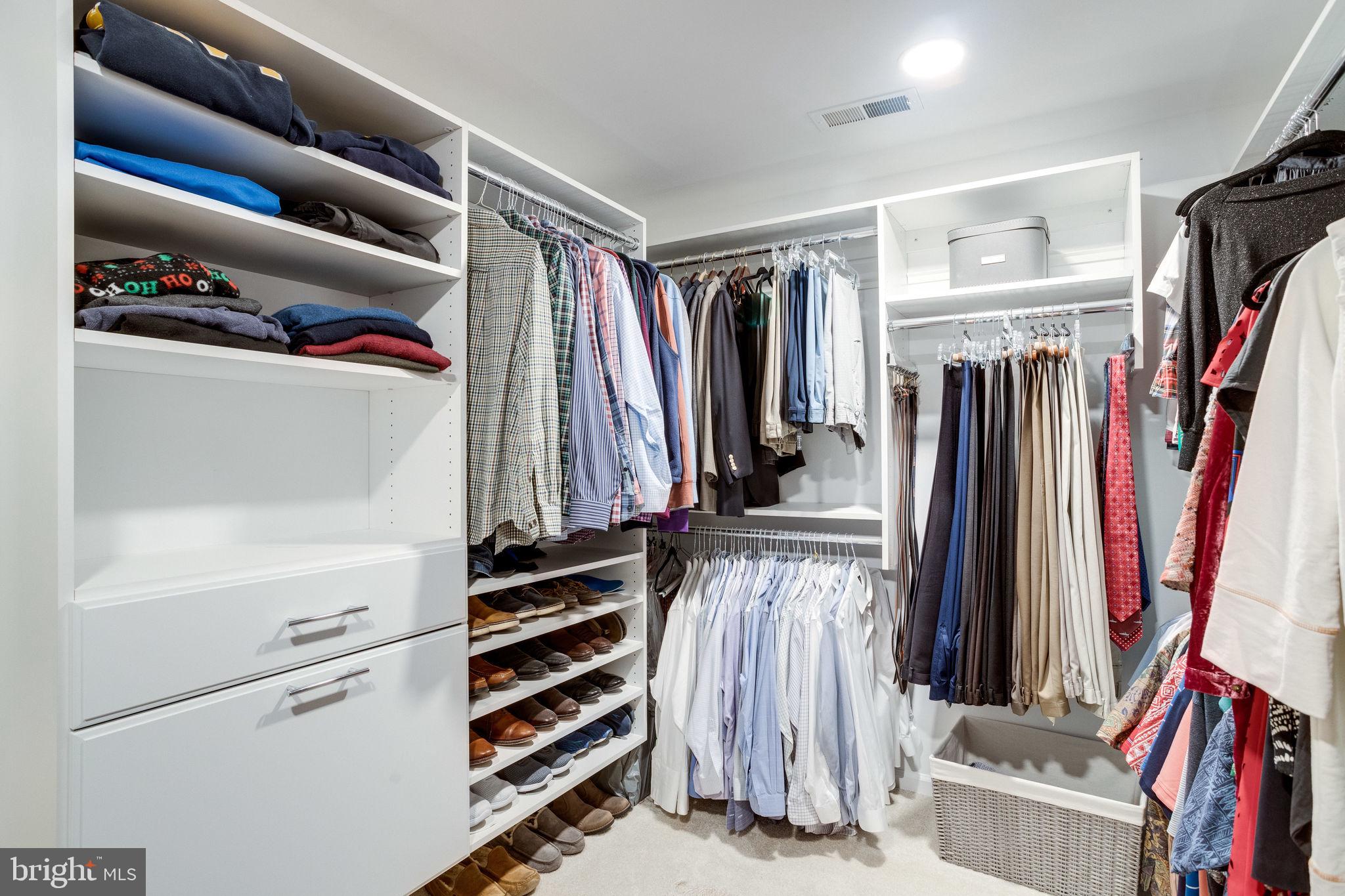 LANGLEY OAKS - Residential