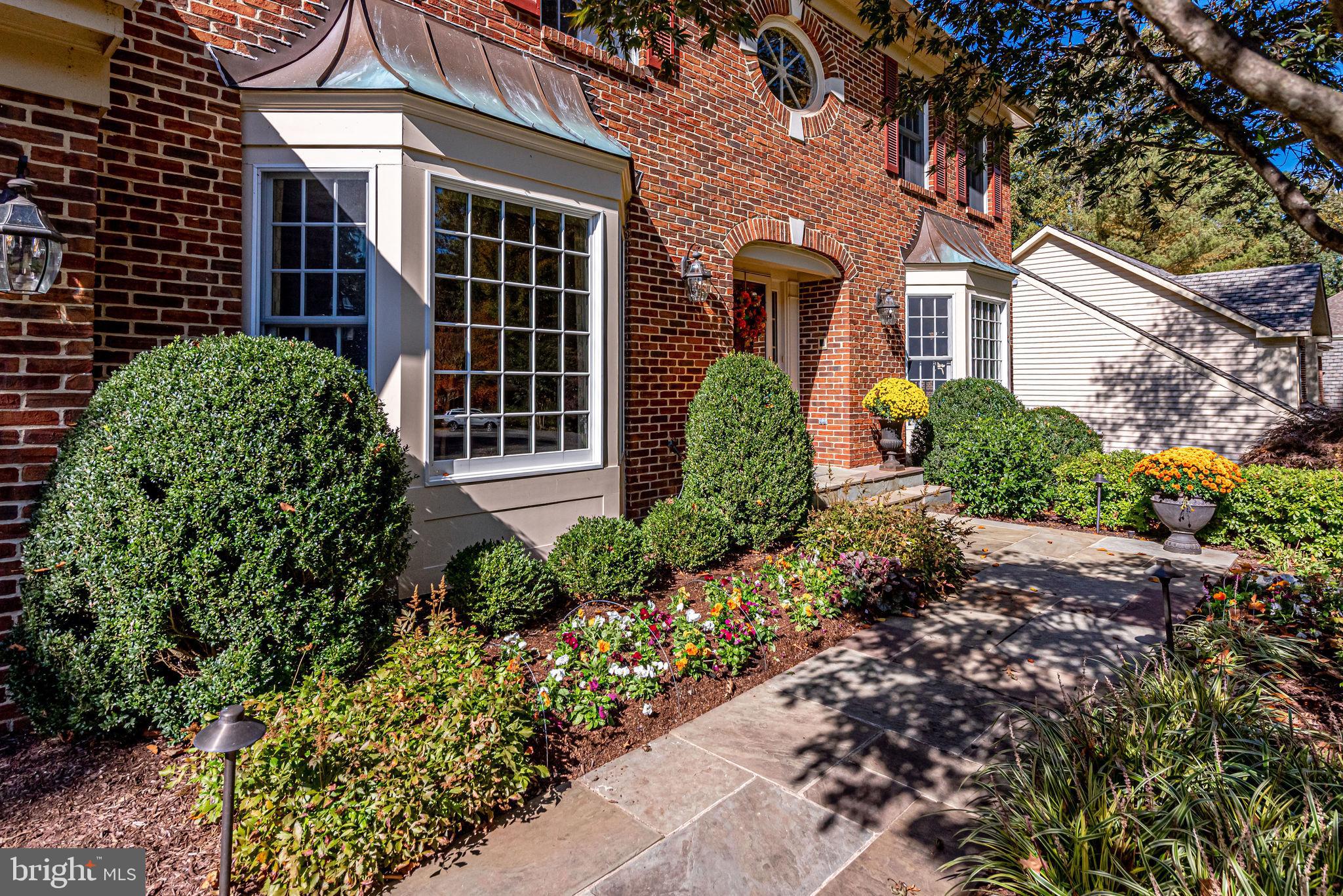 LANGLEY OAKS - Residential