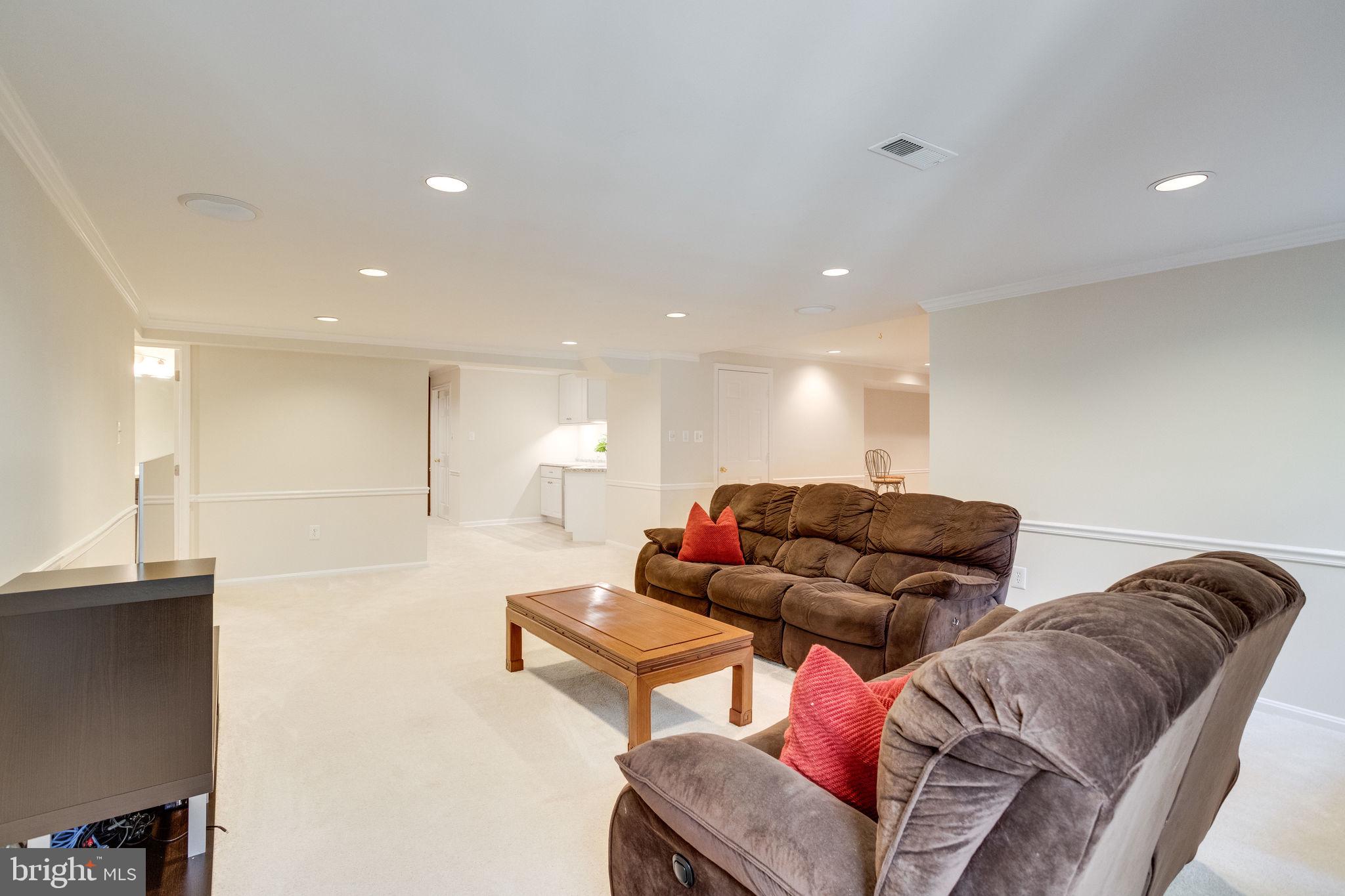 LANGLEY OAKS - Residential