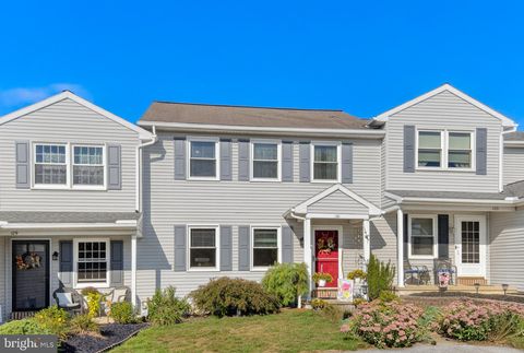 Photo of 131 Red Stone Circle, REINHOLDS, PA 17569 (MLS # PALA2076666)