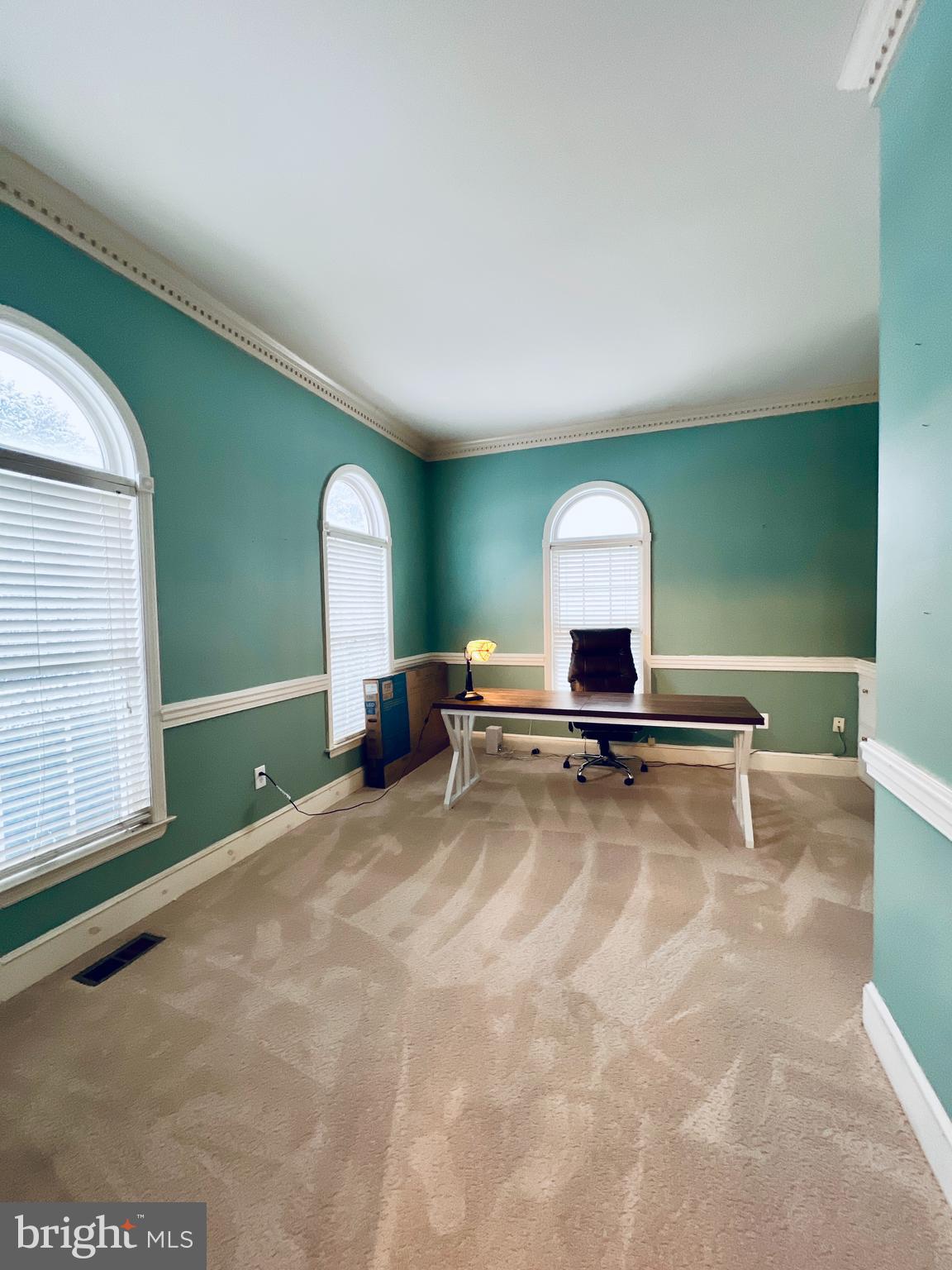 QUEEN ANNE KNOLLS - Residential