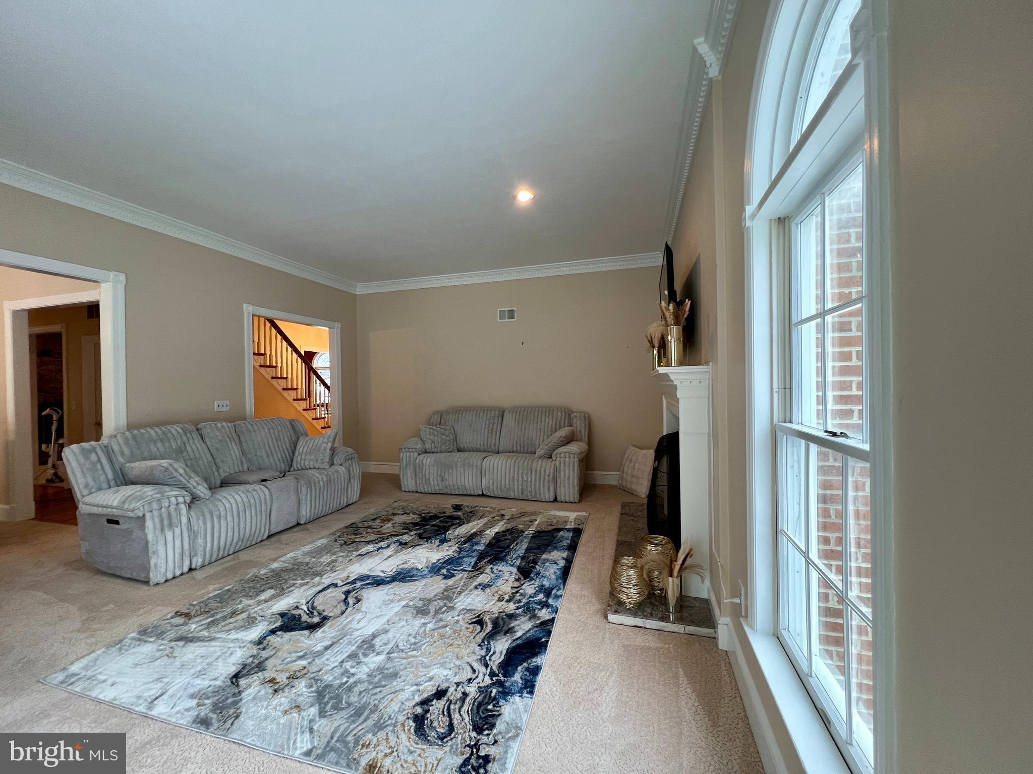 QUEEN ANNE KNOLLS - Residential