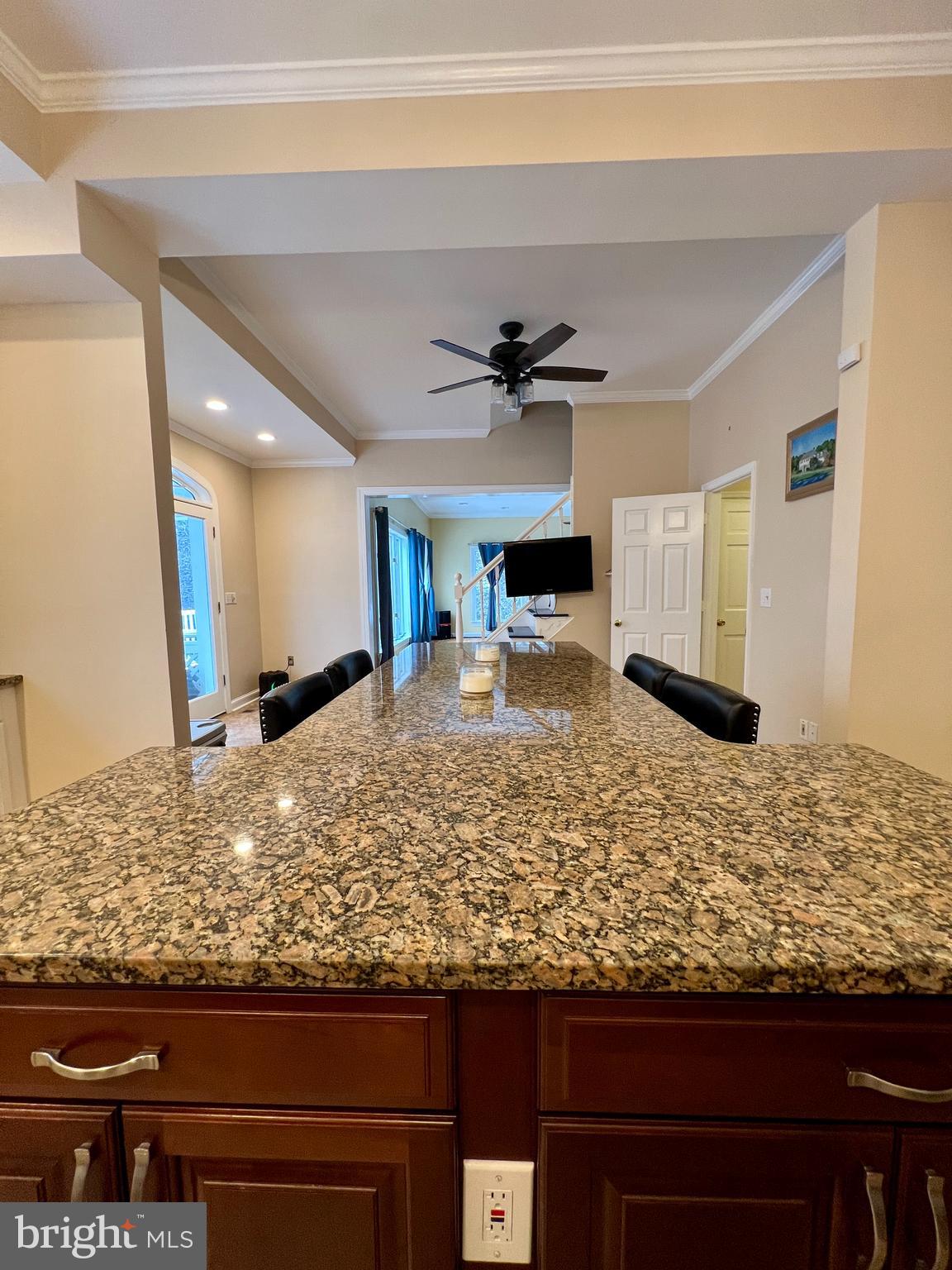 QUEEN ANNE KNOLLS - Residential