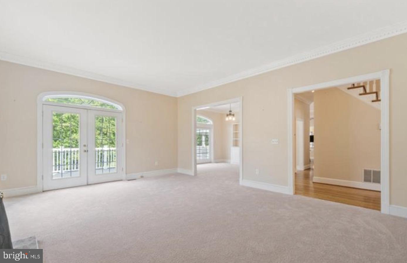 QUEEN ANNE KNOLLS - Residential