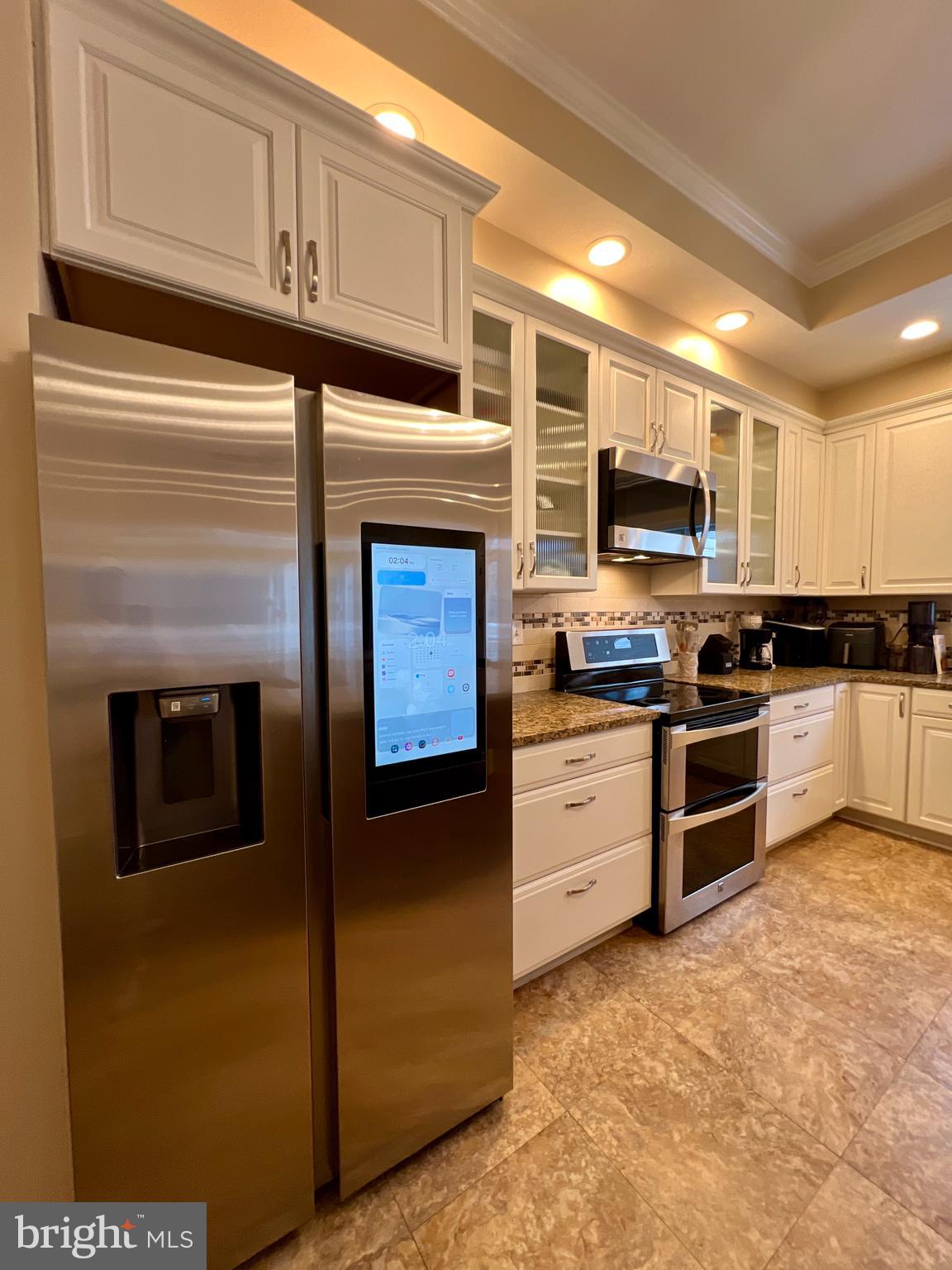 QUEEN ANNE KNOLLS - Residential