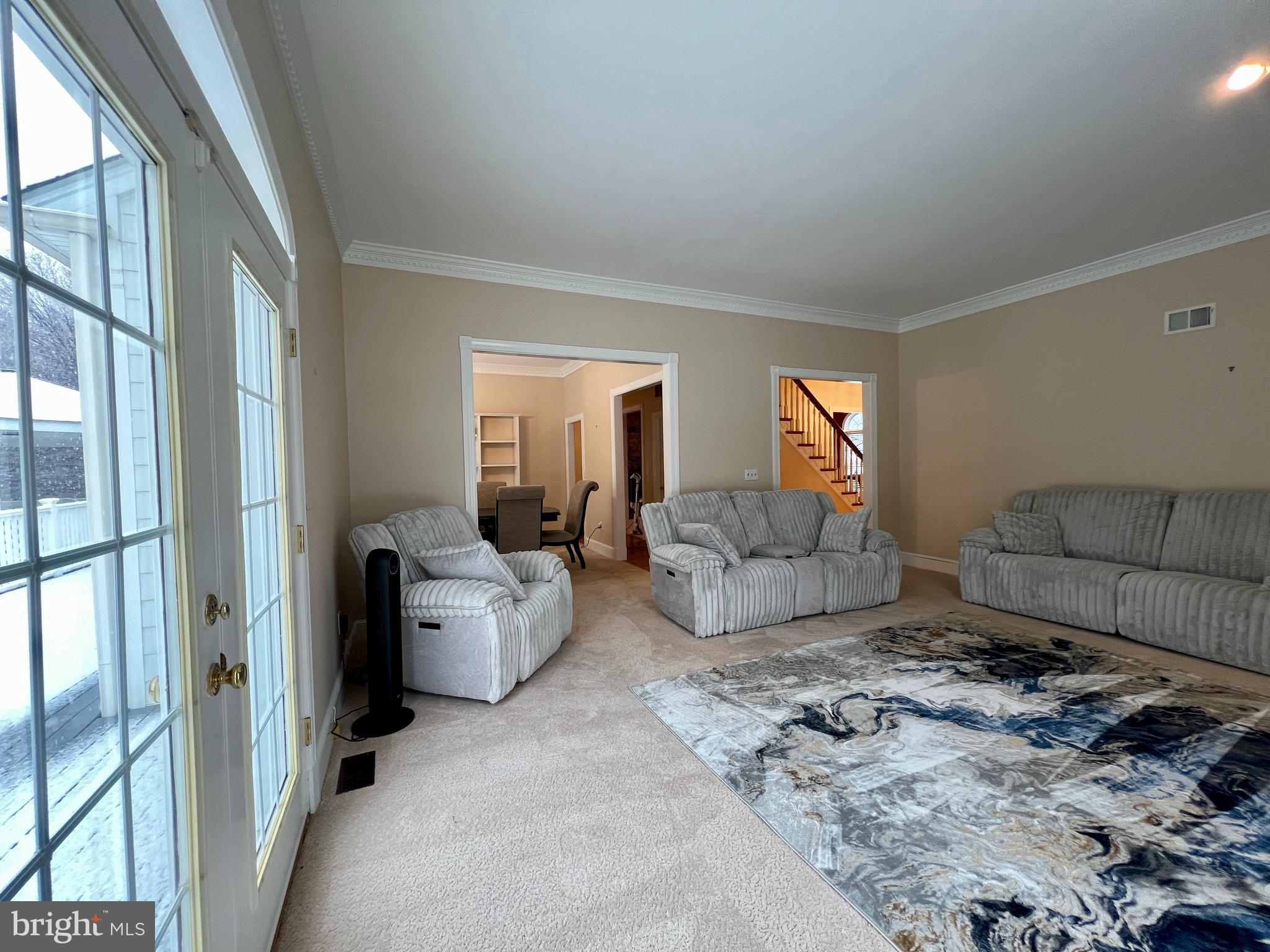 QUEEN ANNE KNOLLS - Residential