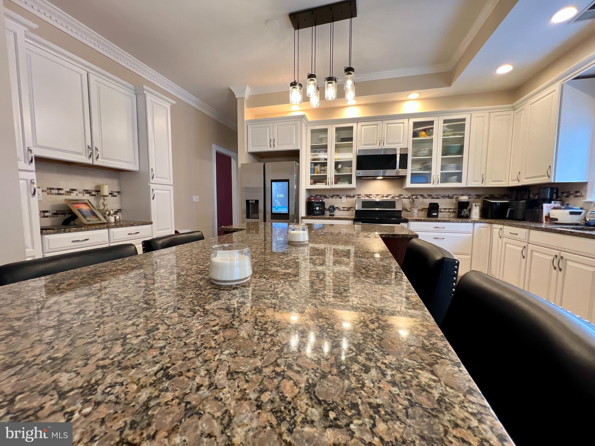 QUEEN ANNE KNOLLS - Residential