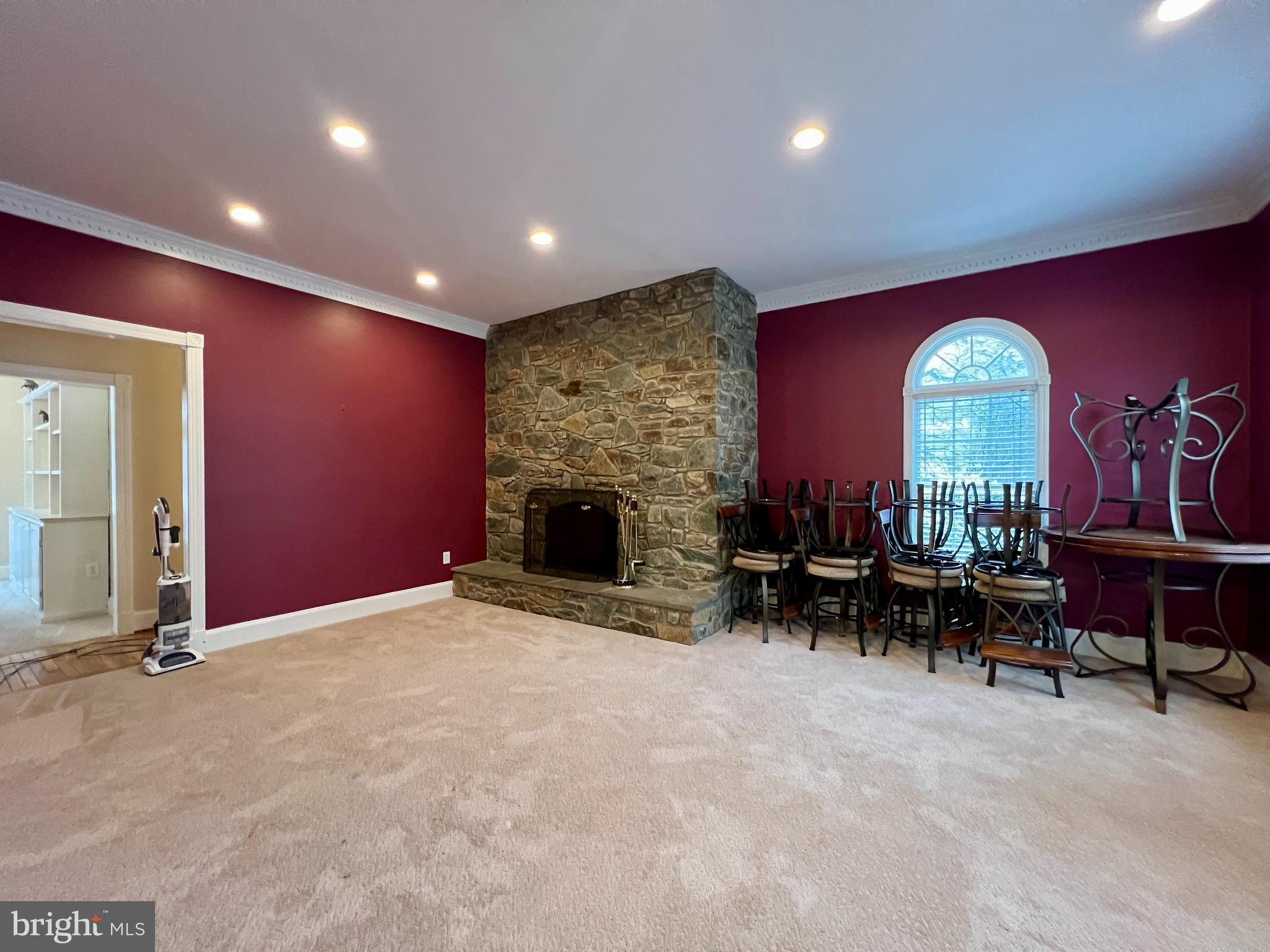 QUEEN ANNE KNOLLS - Residential