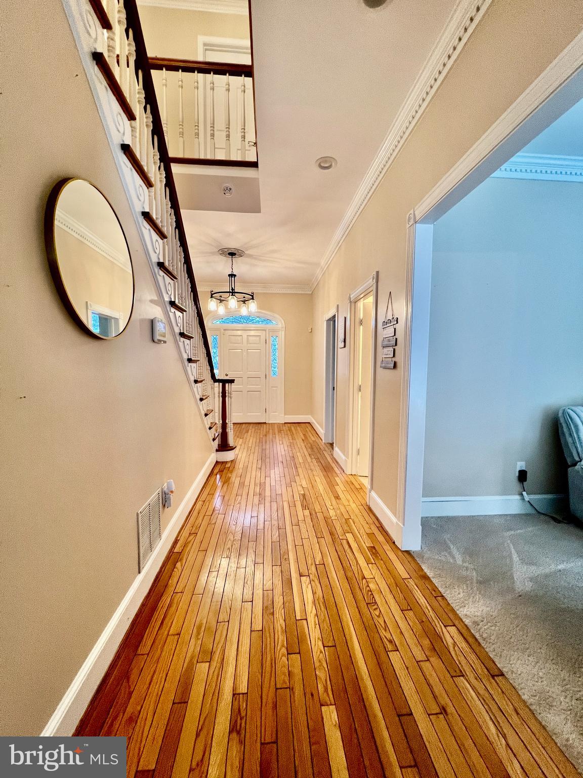 QUEEN ANNE KNOLLS - Residential