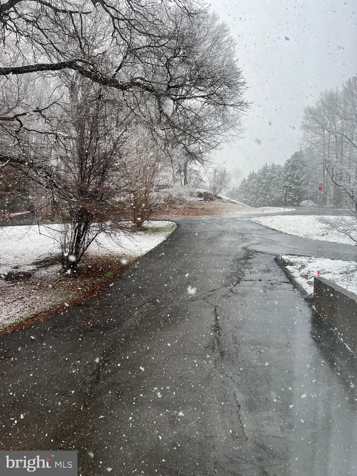 QUEEN ANNE KNOLLS - Residential