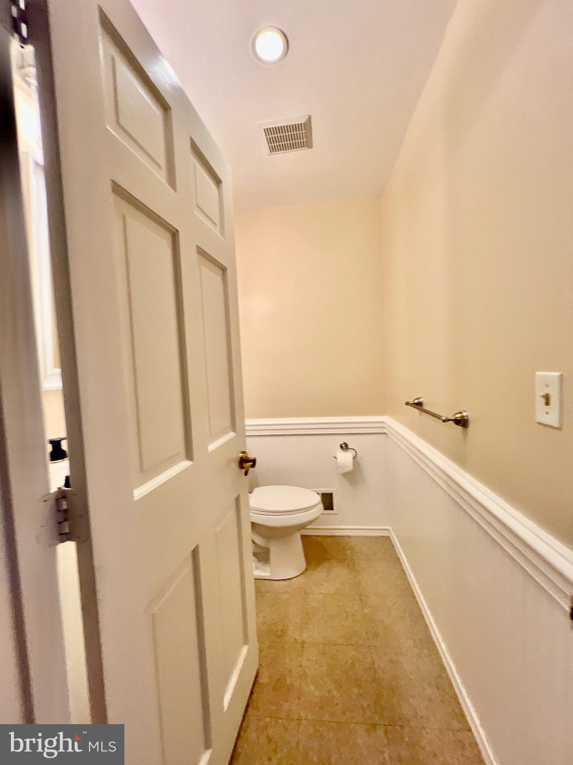 QUEEN ANNE KNOLLS - Residential