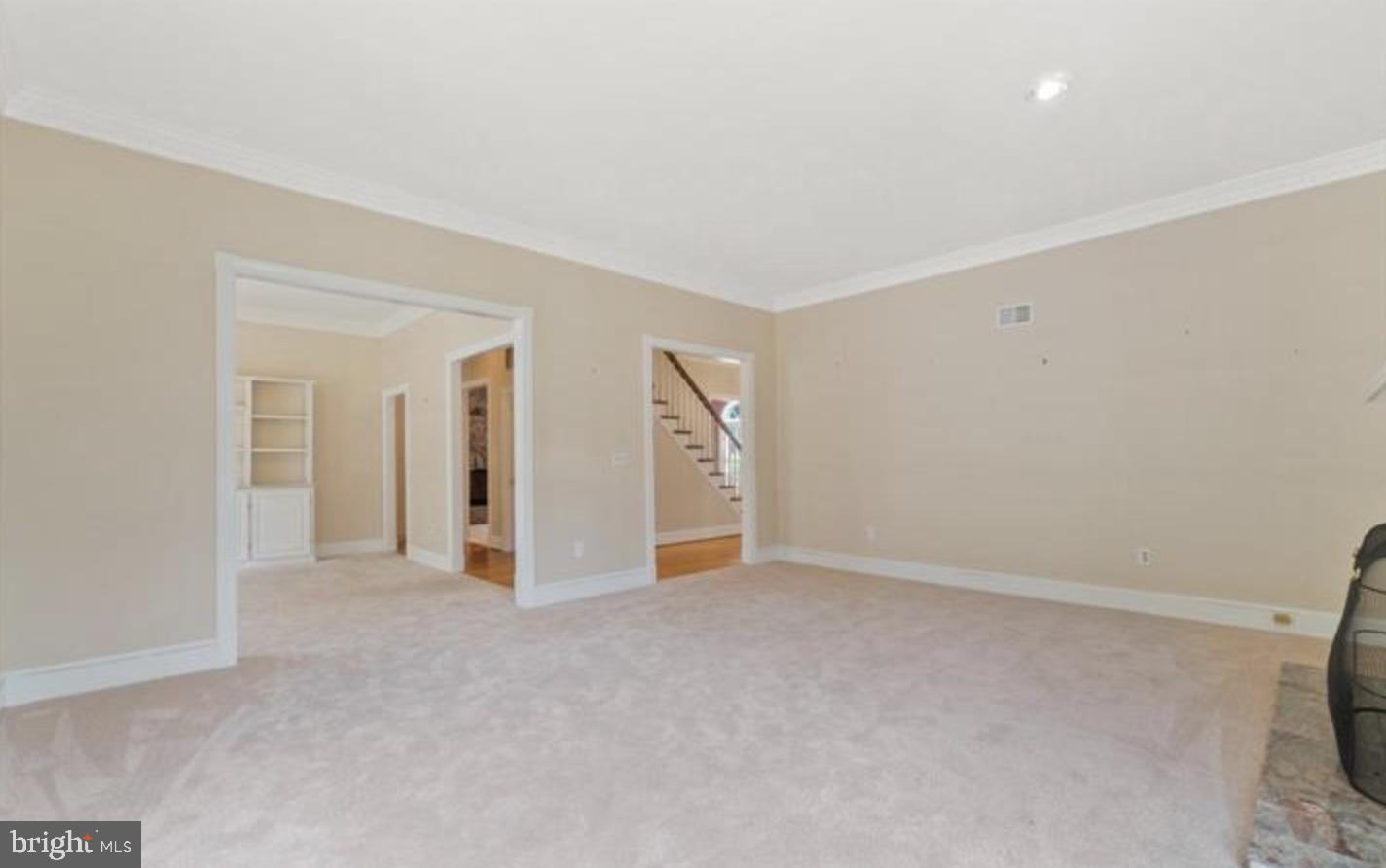 QUEEN ANNE KNOLLS - Residential