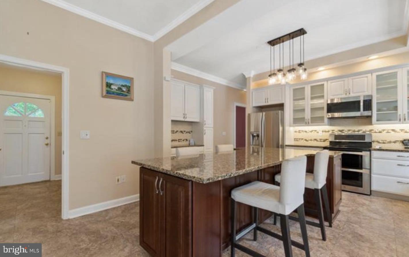 QUEEN ANNE KNOLLS - Residential