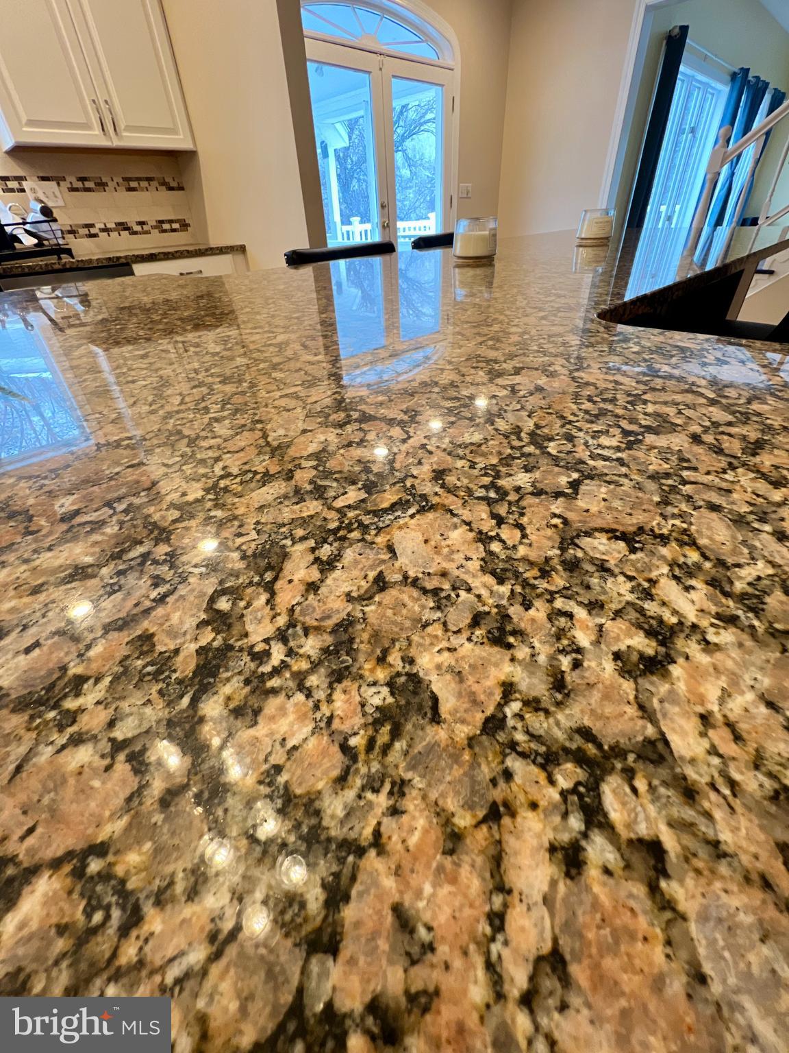 QUEEN ANNE KNOLLS - Residential