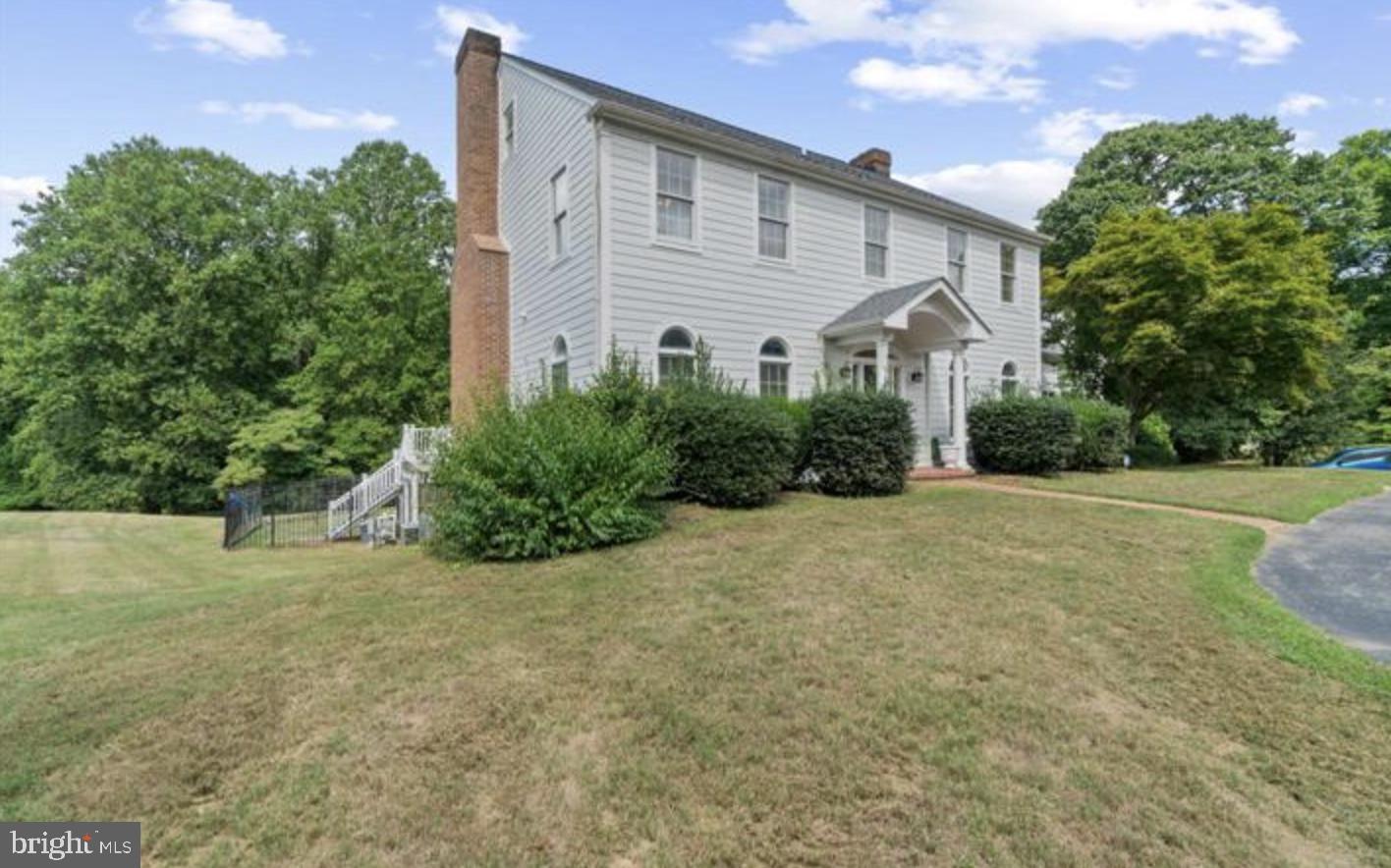 QUEEN ANNE KNOLLS - Residential