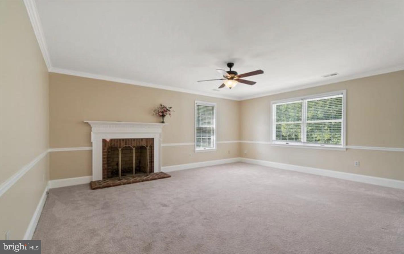 QUEEN ANNE KNOLLS - Residential