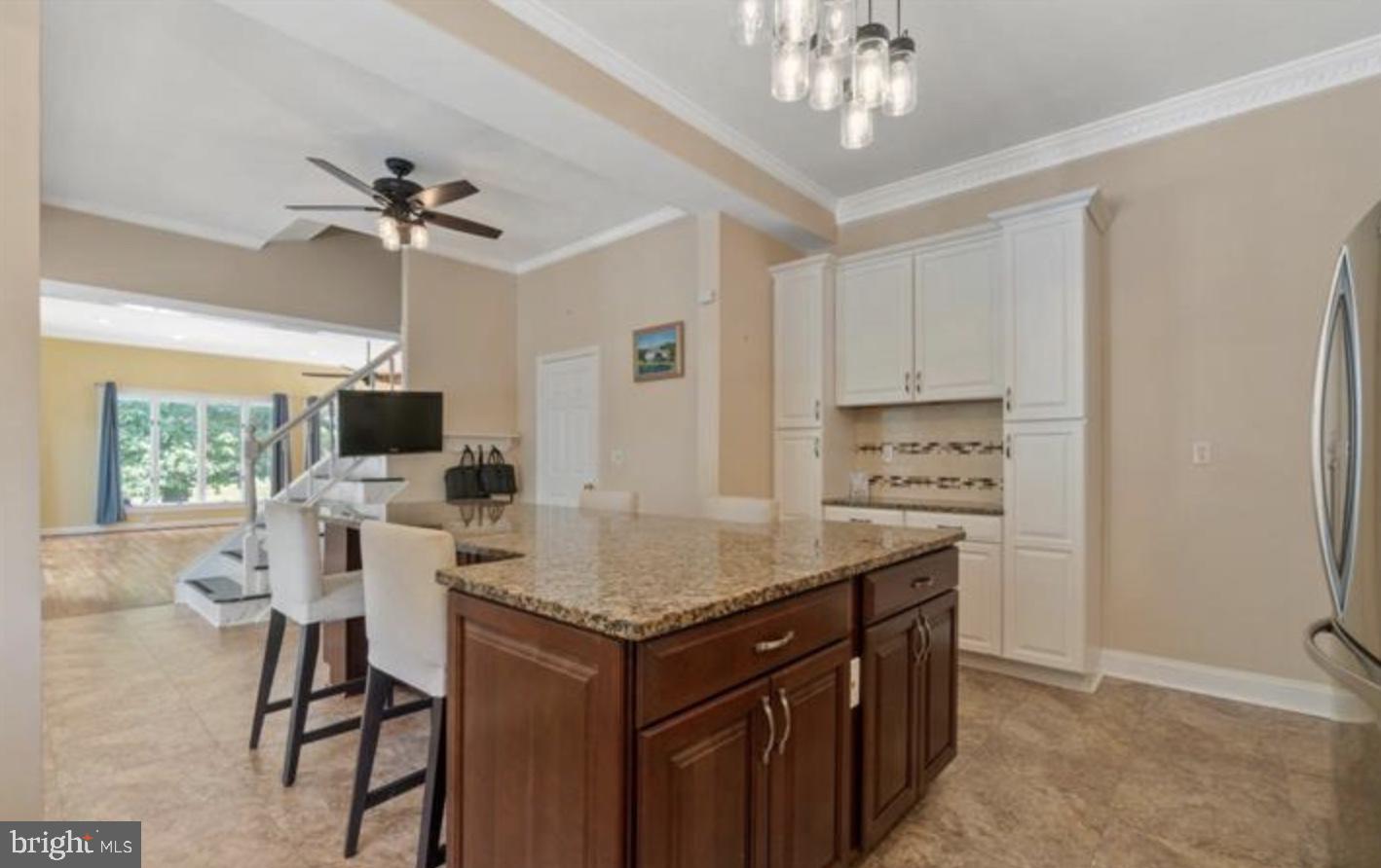 QUEEN ANNE KNOLLS - Residential