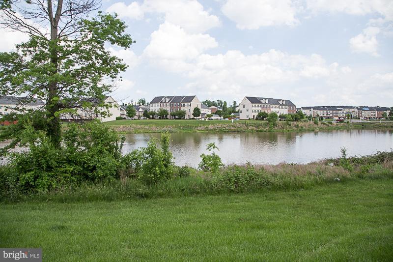 PEMBROOKE - Residential Lease