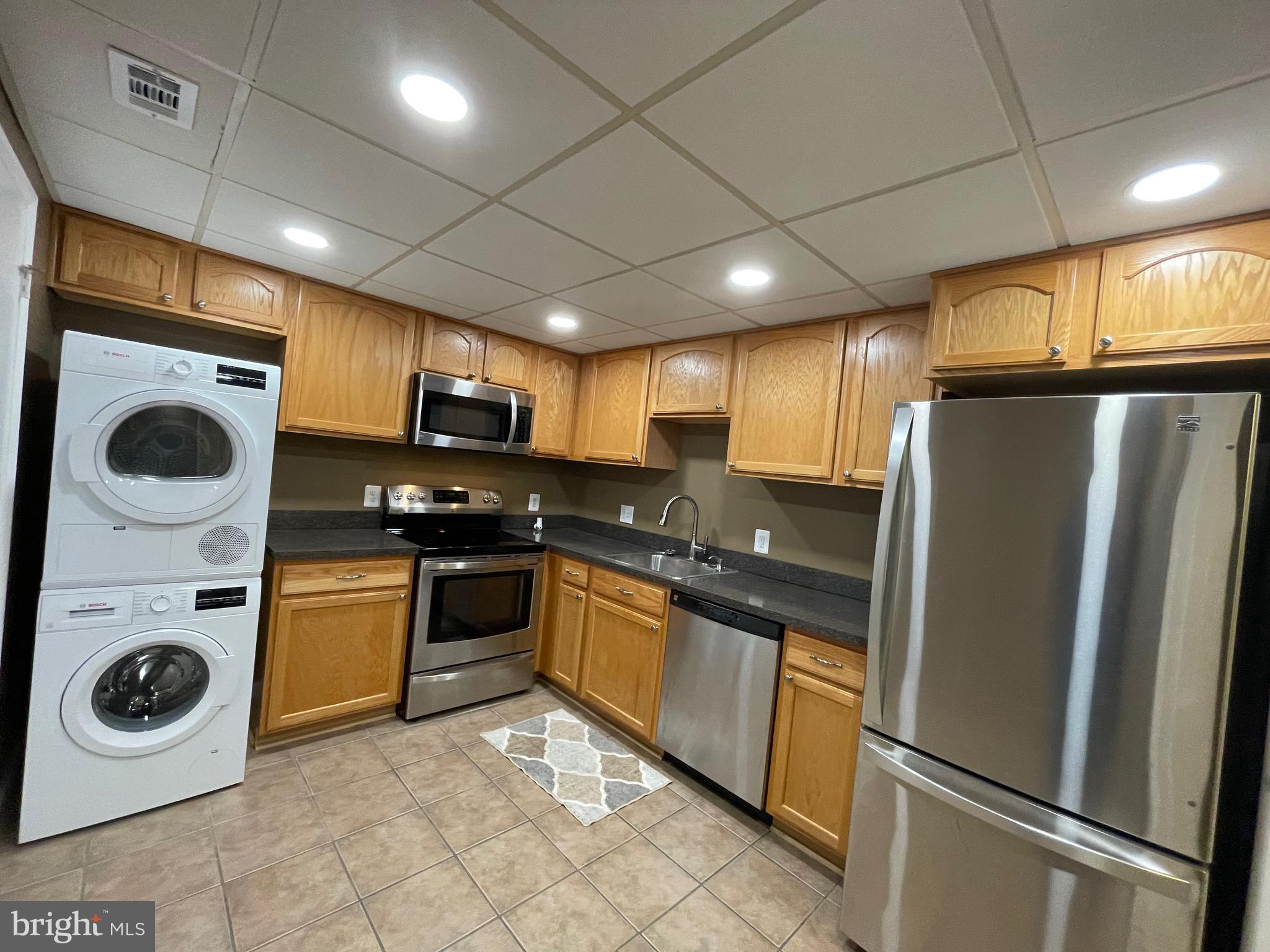 OLYMPUS CONDOMINIUM - Residential Lease