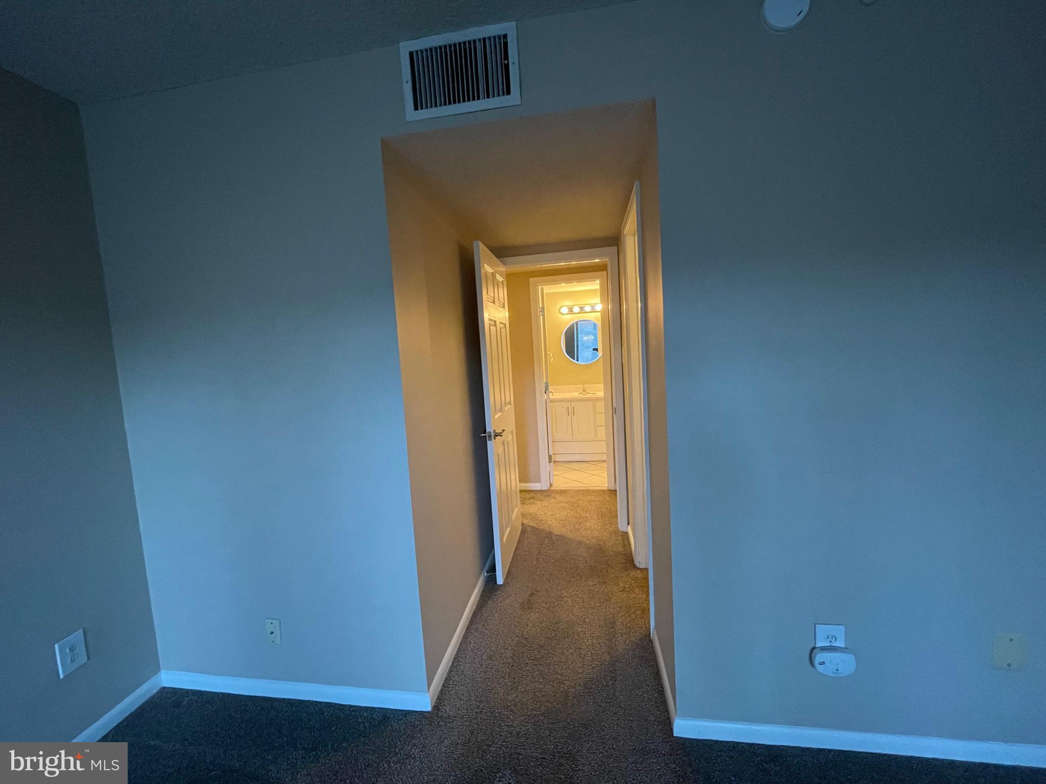 OLYMPUS CONDOMINIUM - Residential Lease