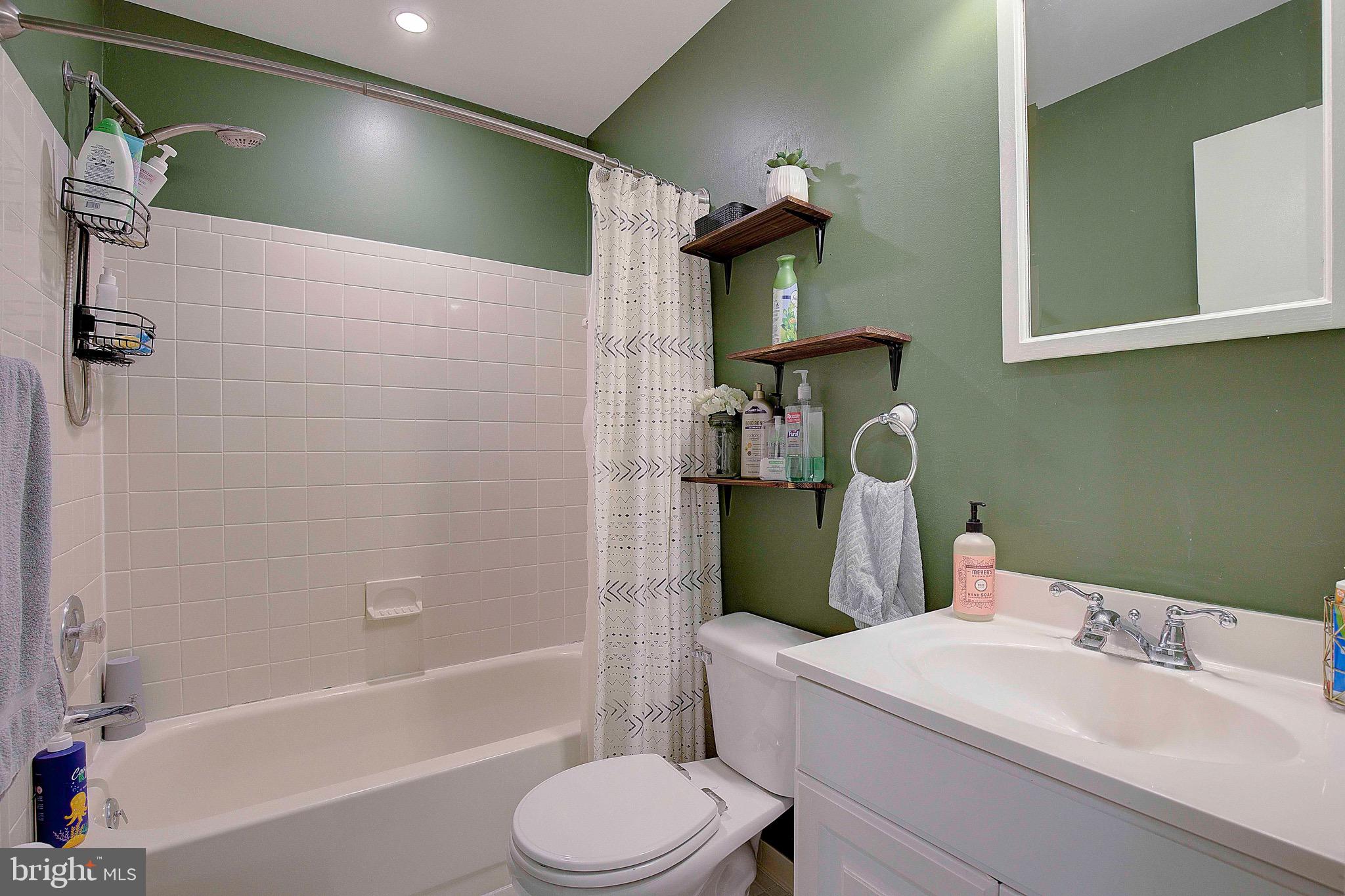 BROOKESIDE - Residential