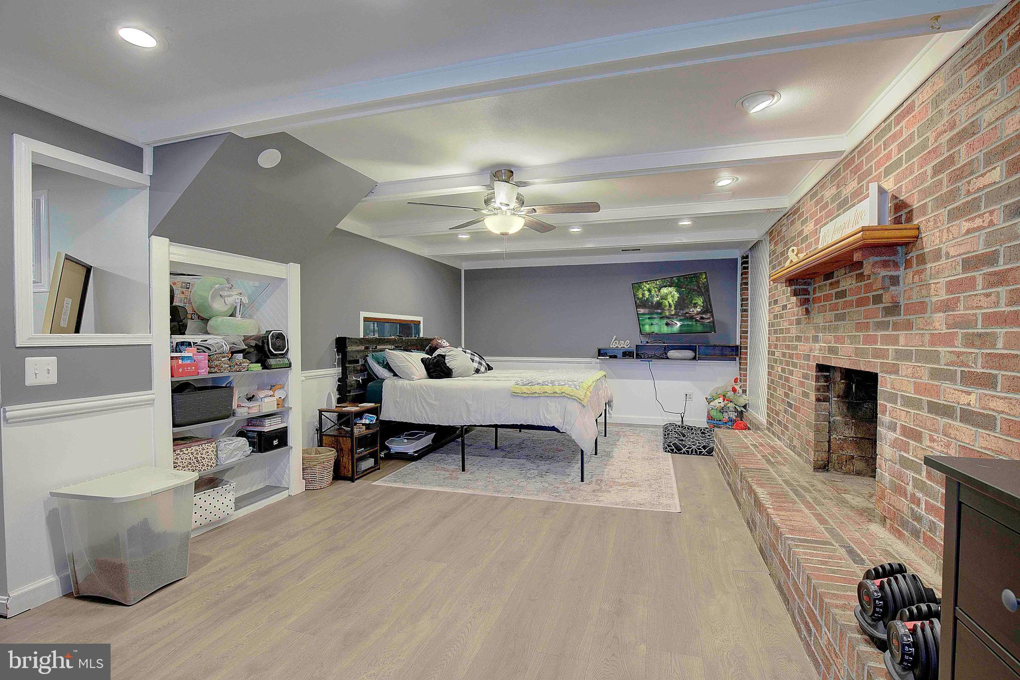 BROOKESIDE - Residential