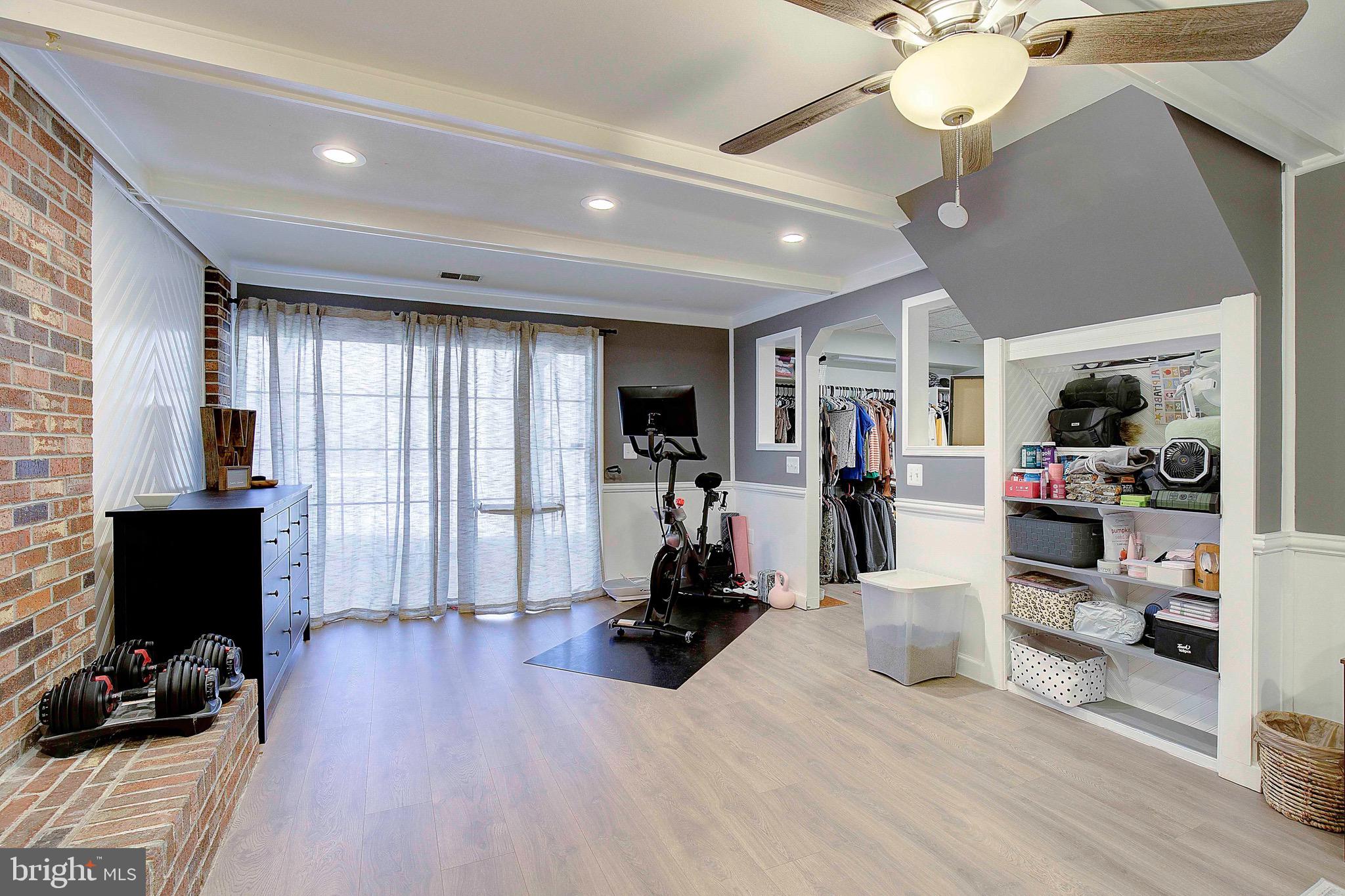 BROOKESIDE - Residential