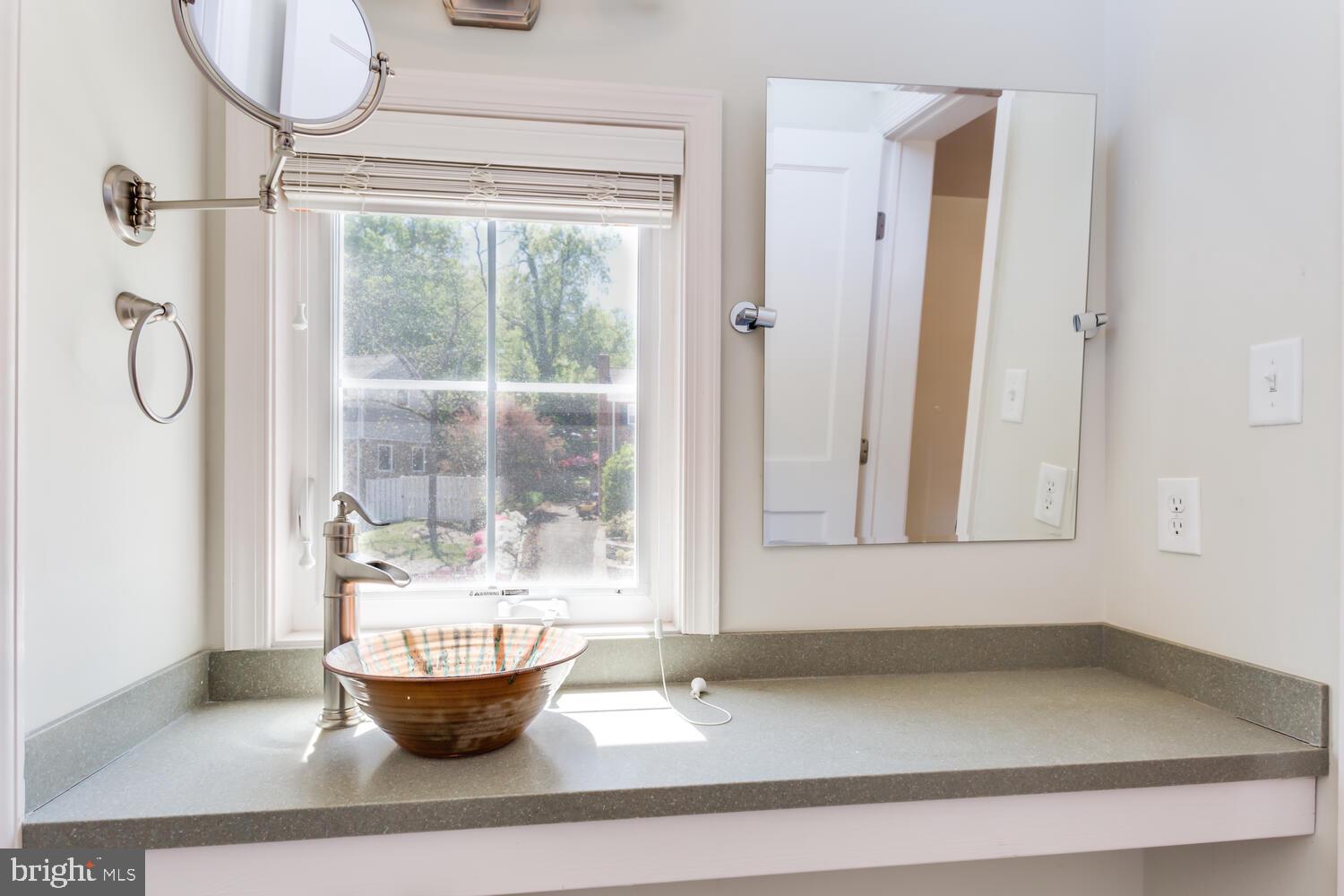 BEVERLY HILLS - Residential Lease