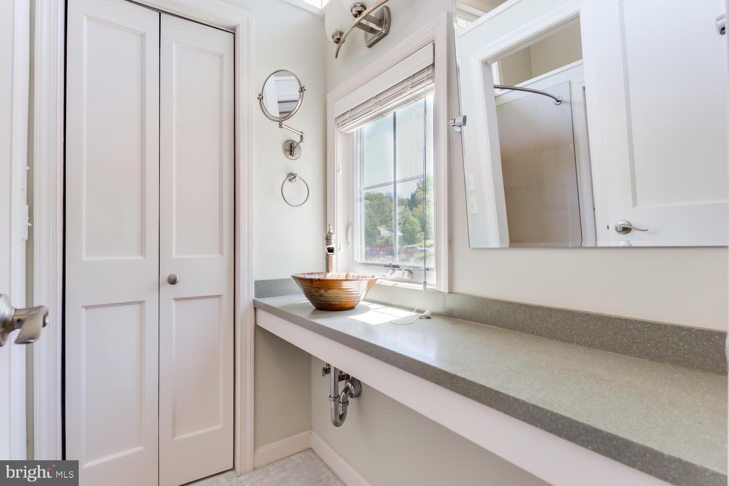 BEVERLY HILLS - Residential Lease