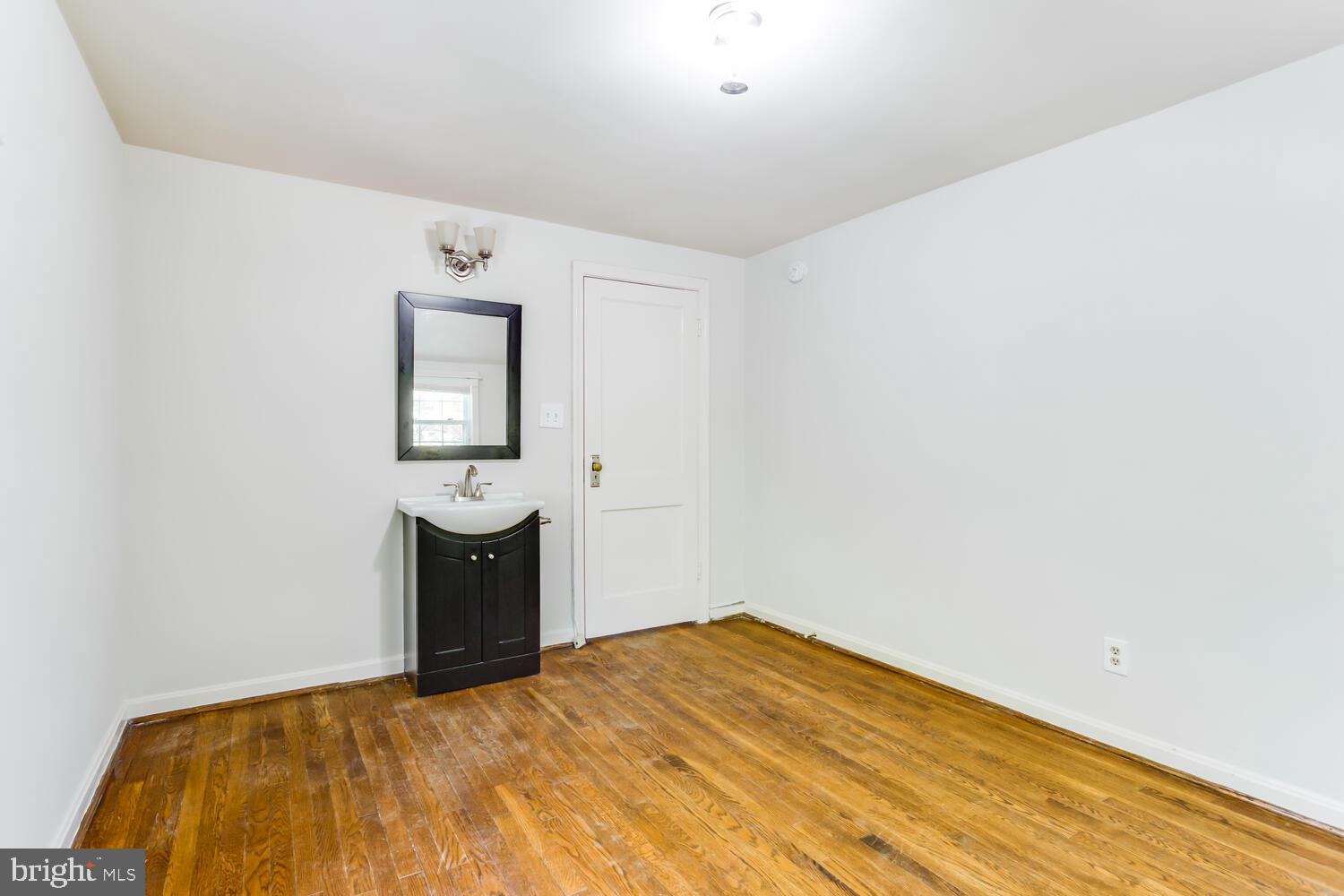 BEVERLY HILLS - Residential Lease