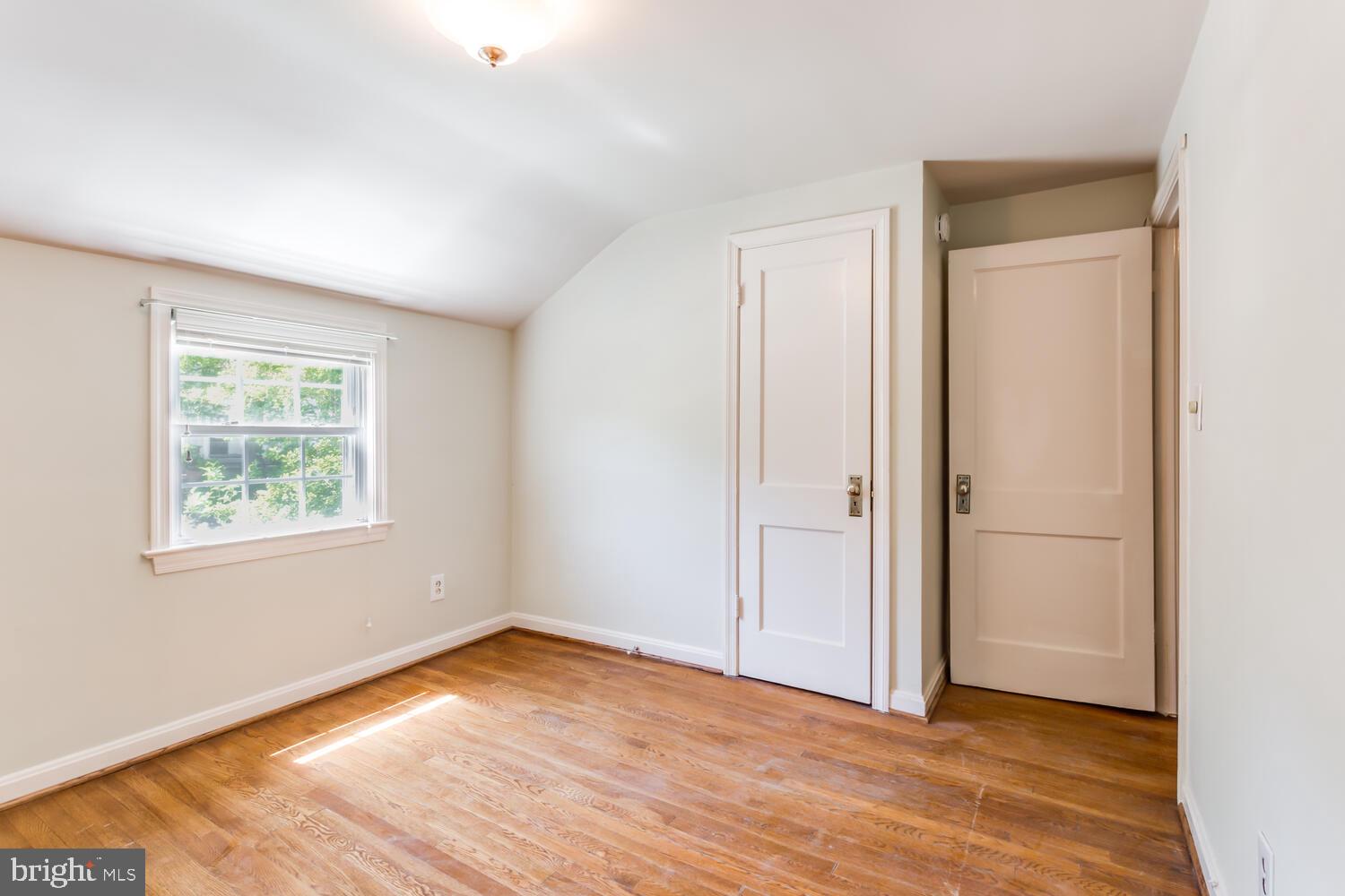 BEVERLY HILLS - Residential Lease