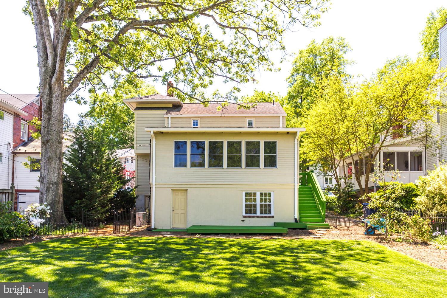 BEVERLY HILLS - Residential Lease