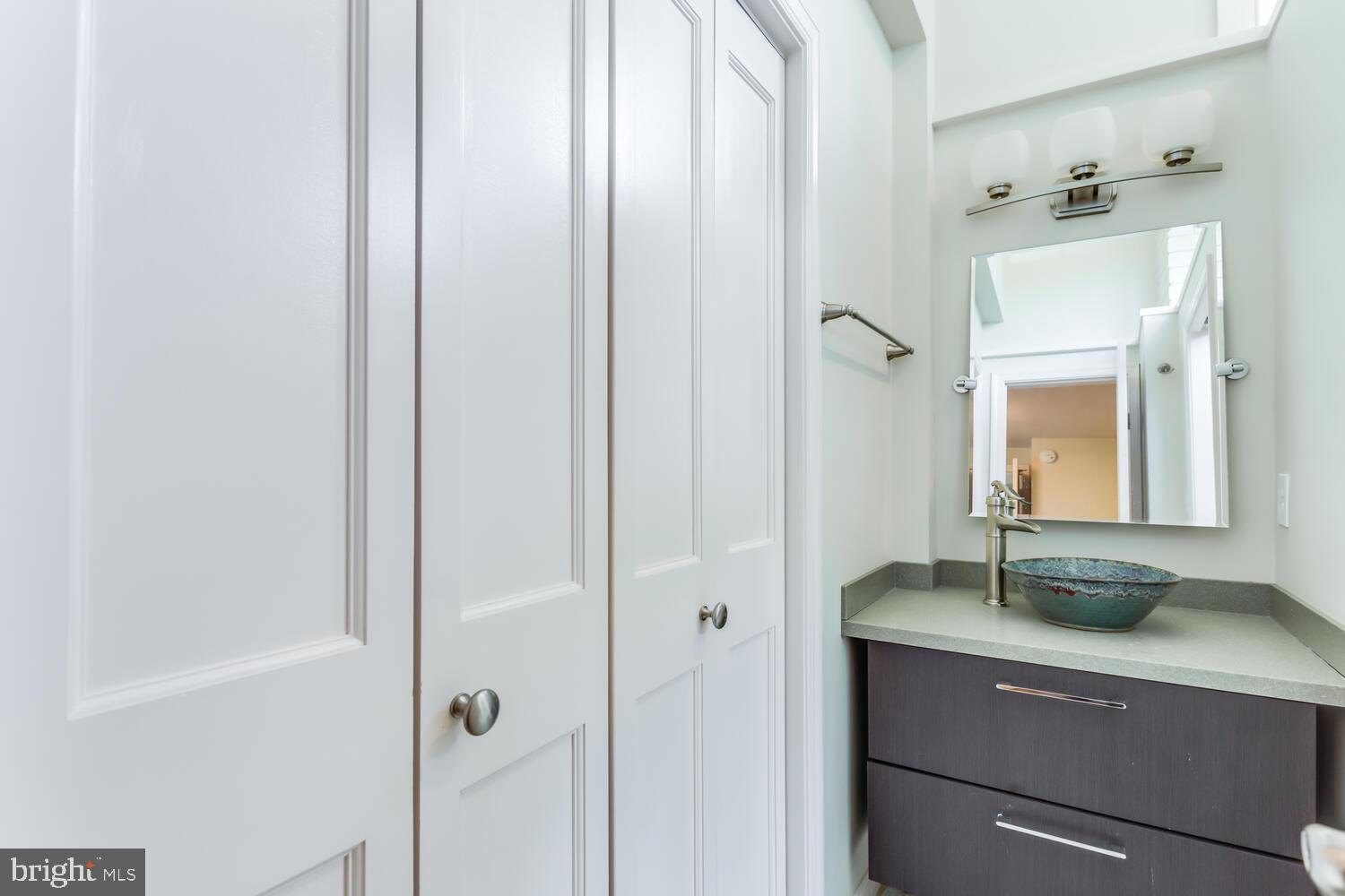 BEVERLY HILLS - Residential Lease