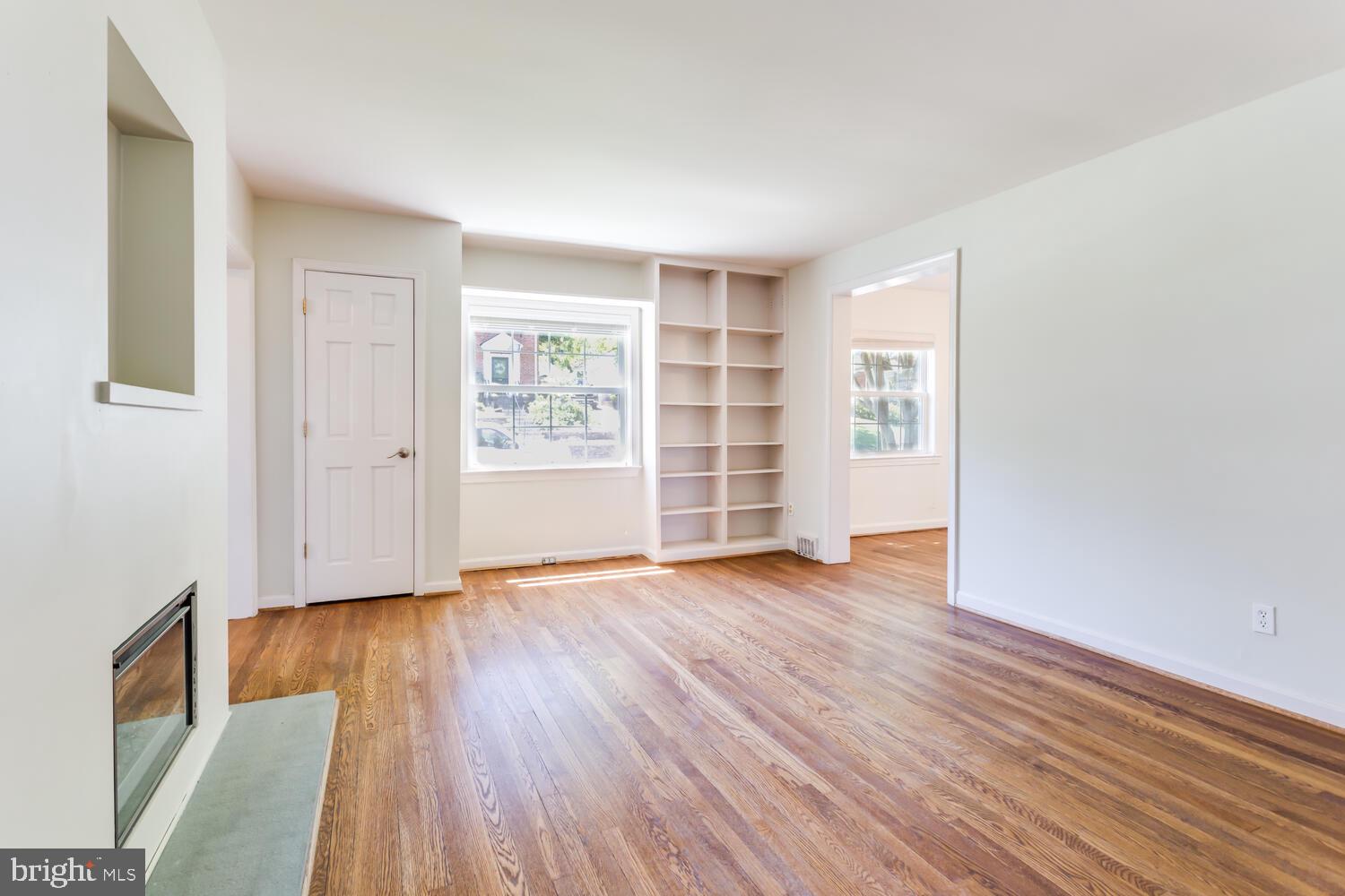 BEVERLY HILLS - Residential Lease