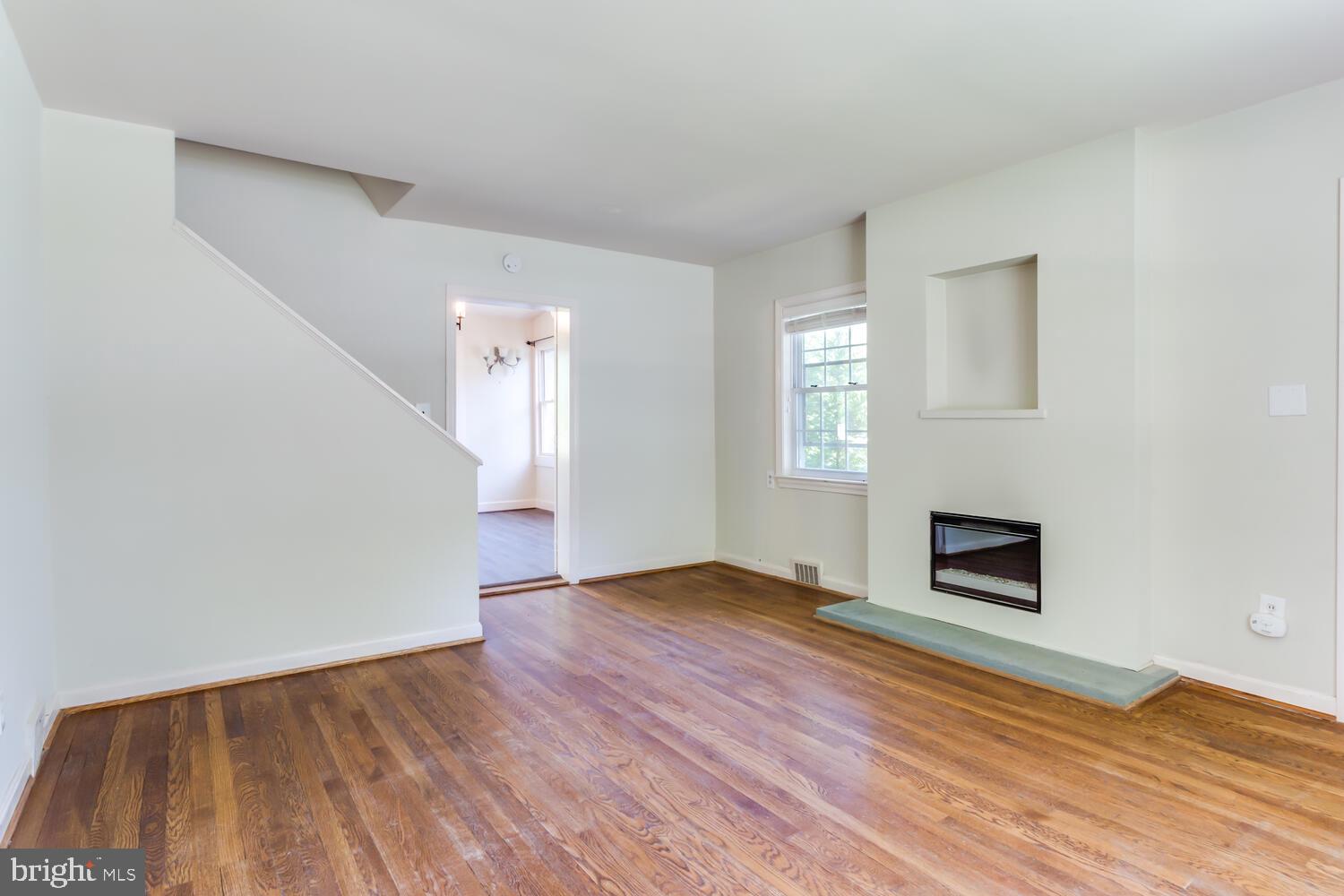 BEVERLY HILLS - Residential Lease