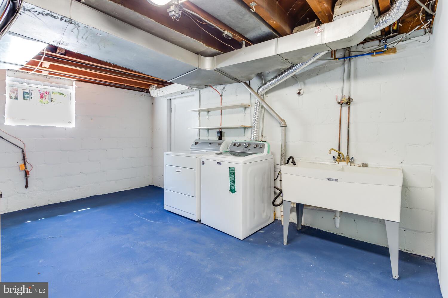 BEVERLY HILLS - Residential Lease