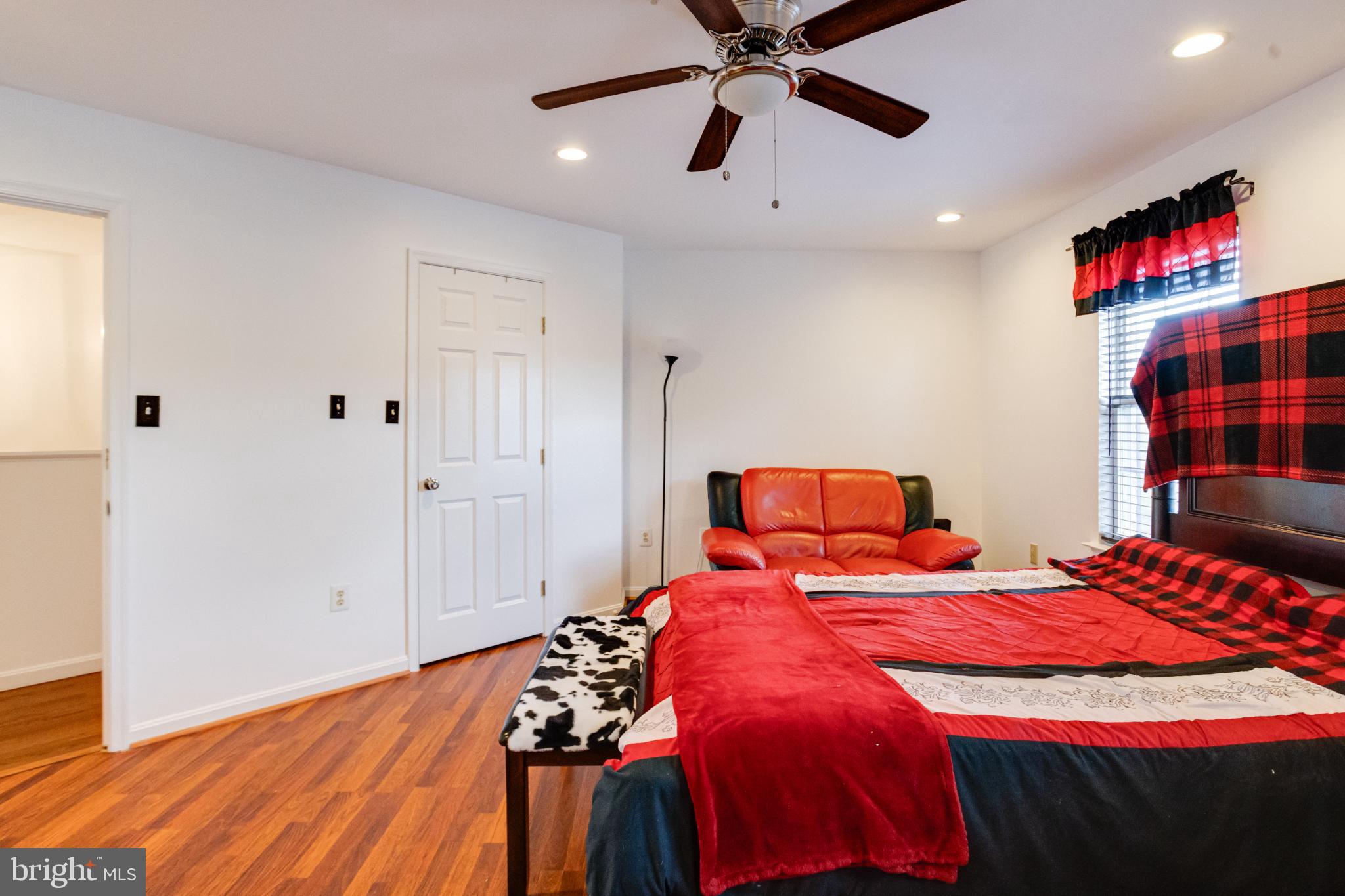 SEVEN OAKS - Residential