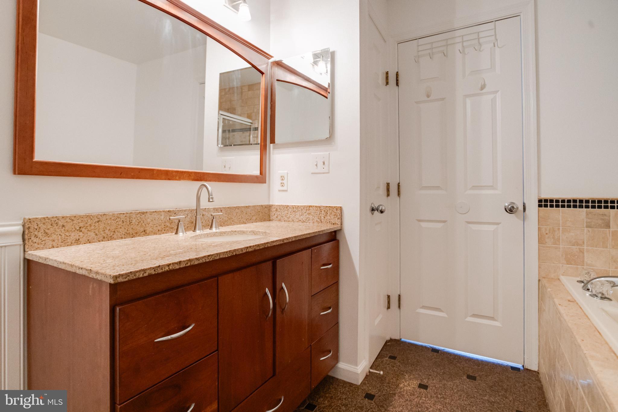 SEVEN OAKS - Residential