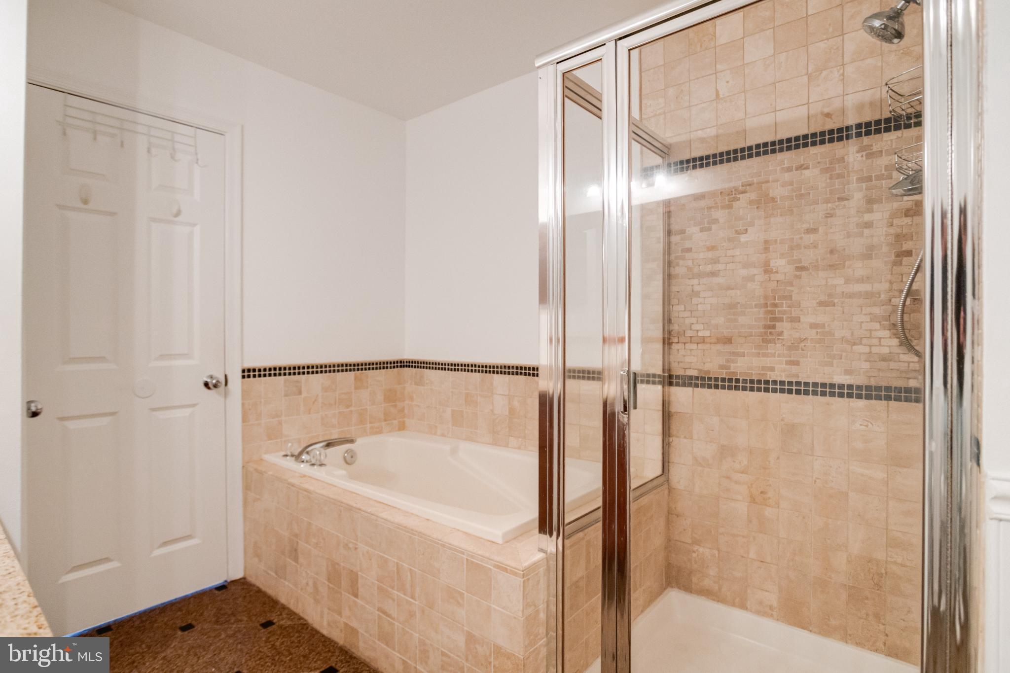 SEVEN OAKS - Residential