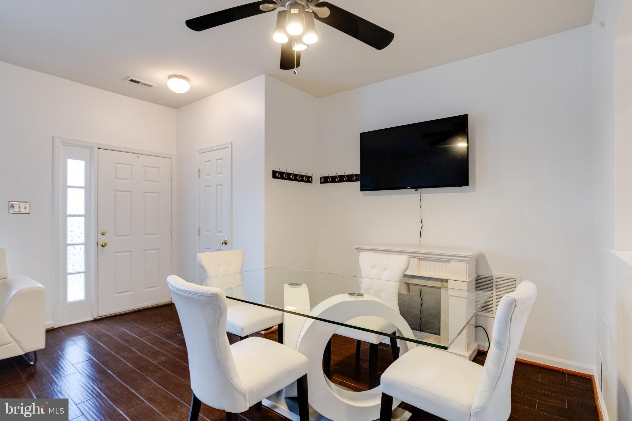 SEVEN OAKS - Residential