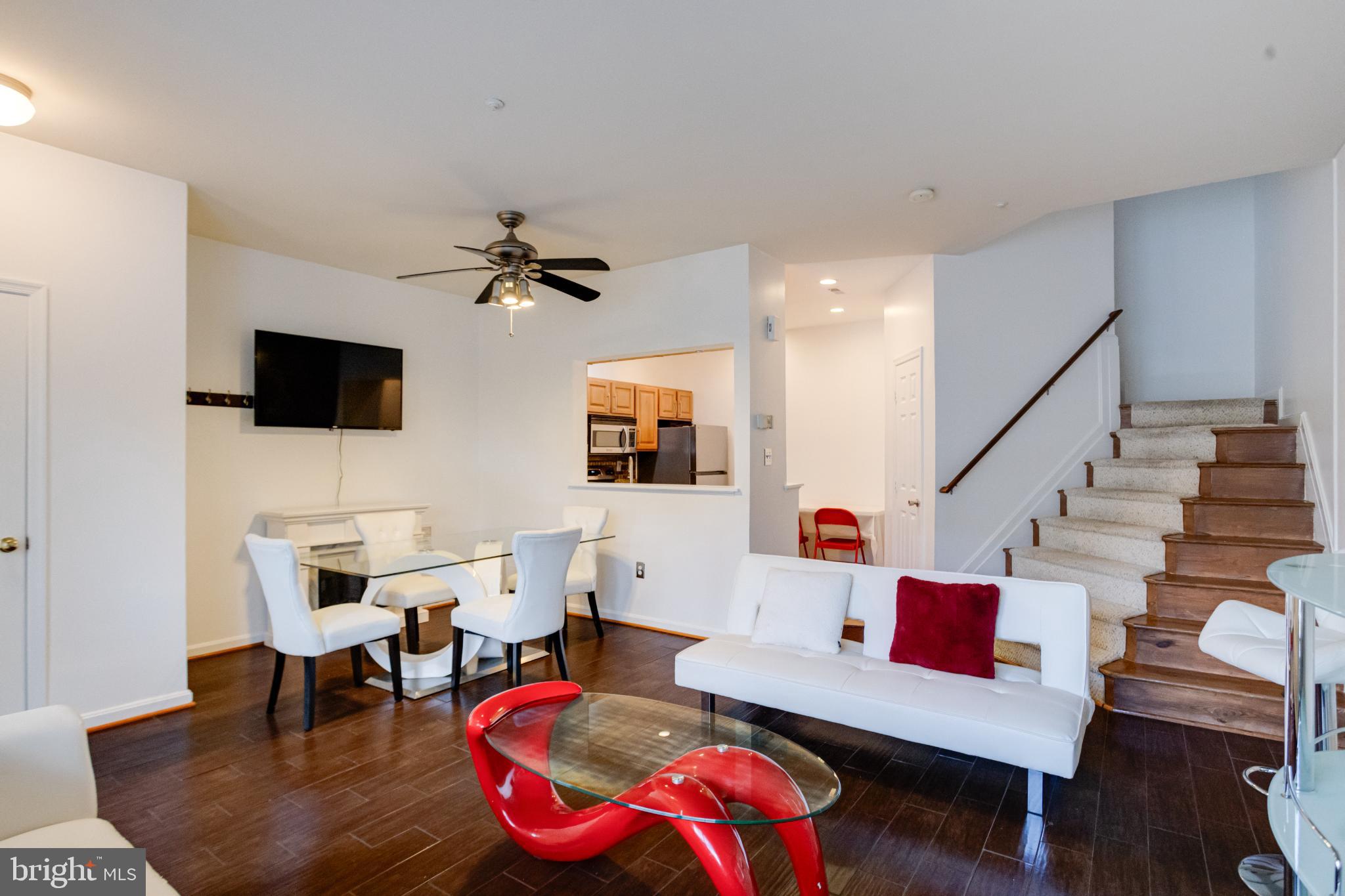 SEVEN OAKS - Residential