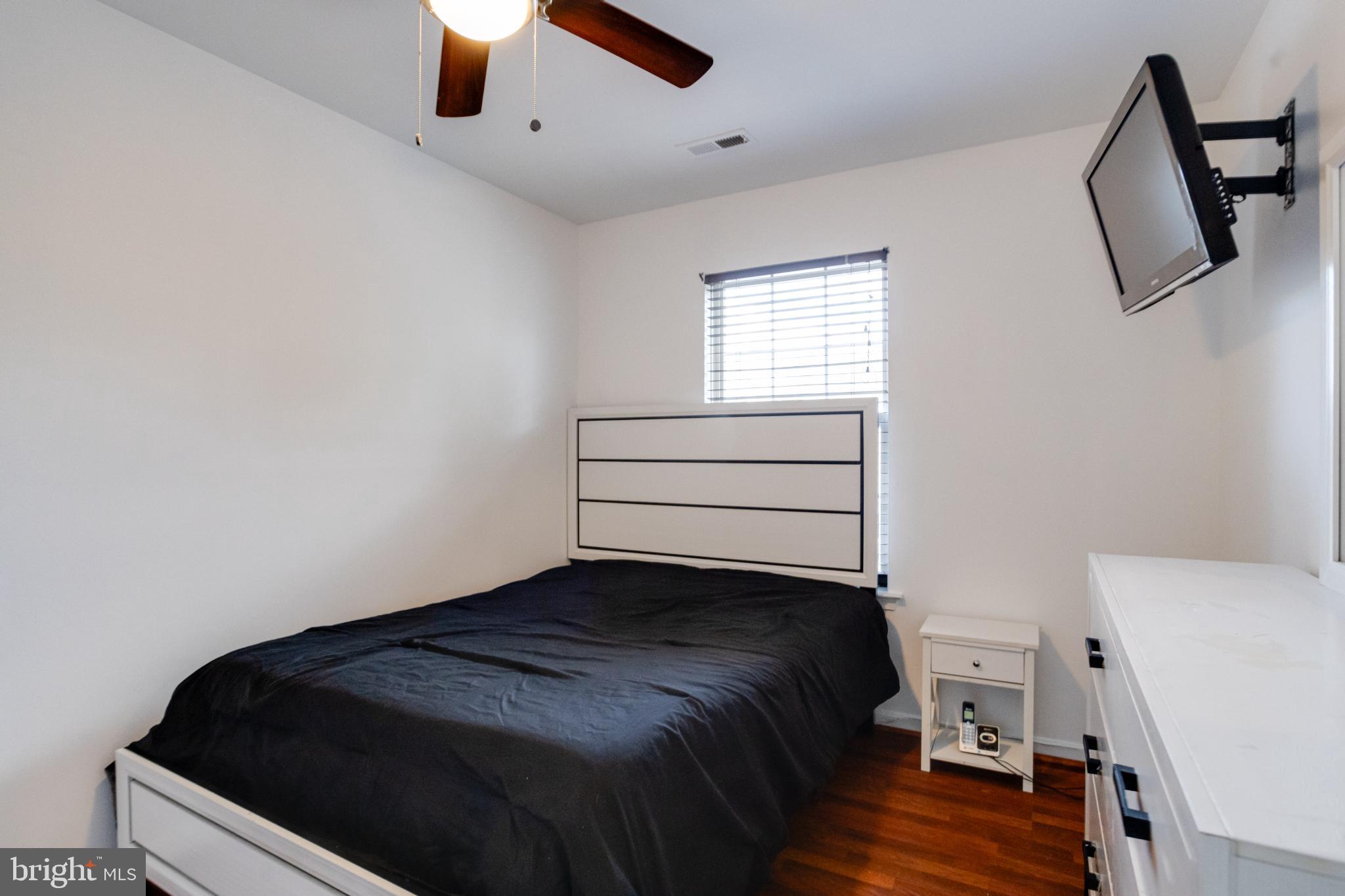 SEVEN OAKS - Residential