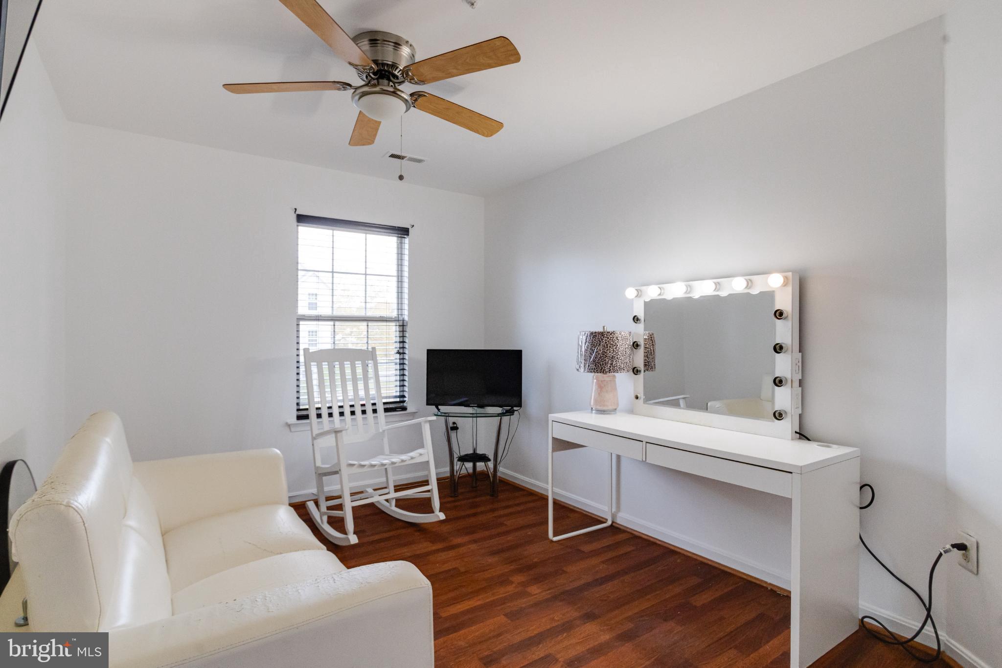 SEVEN OAKS - Residential