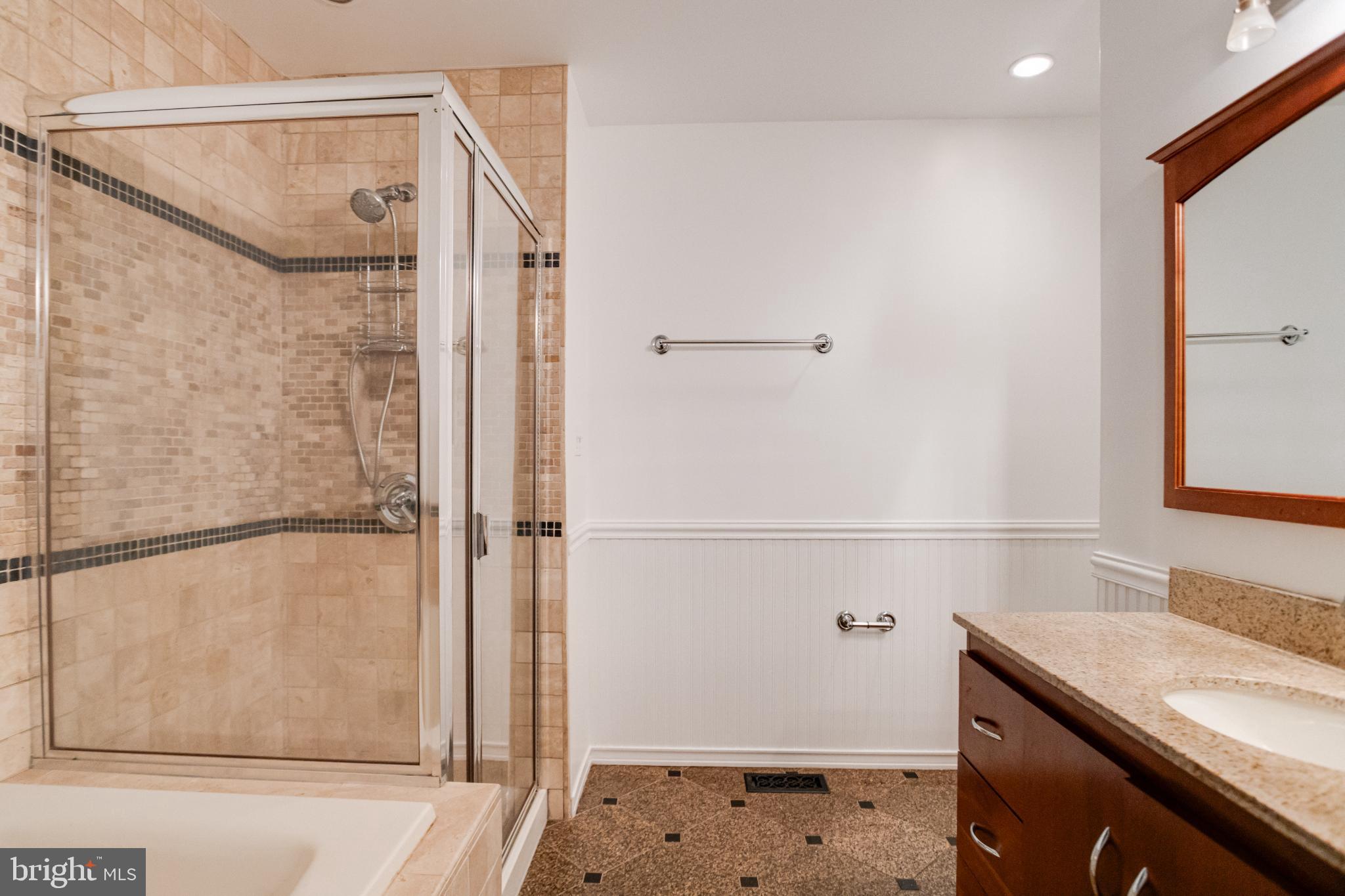 SEVEN OAKS - Residential