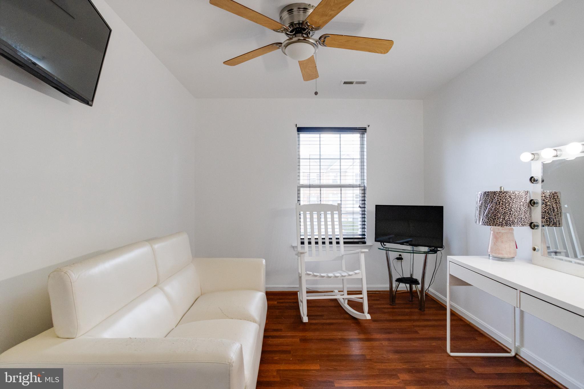 SEVEN OAKS - Residential