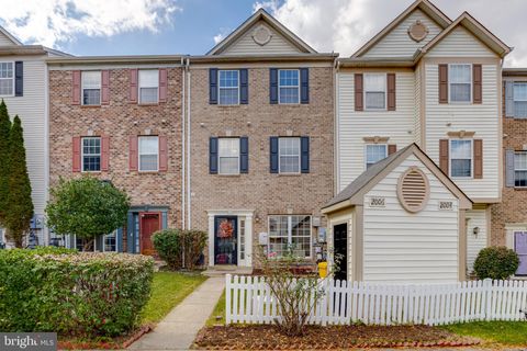 Townhouse For Sale - 2006 Ripley Point Court<br/> ODENTON, MD 21113