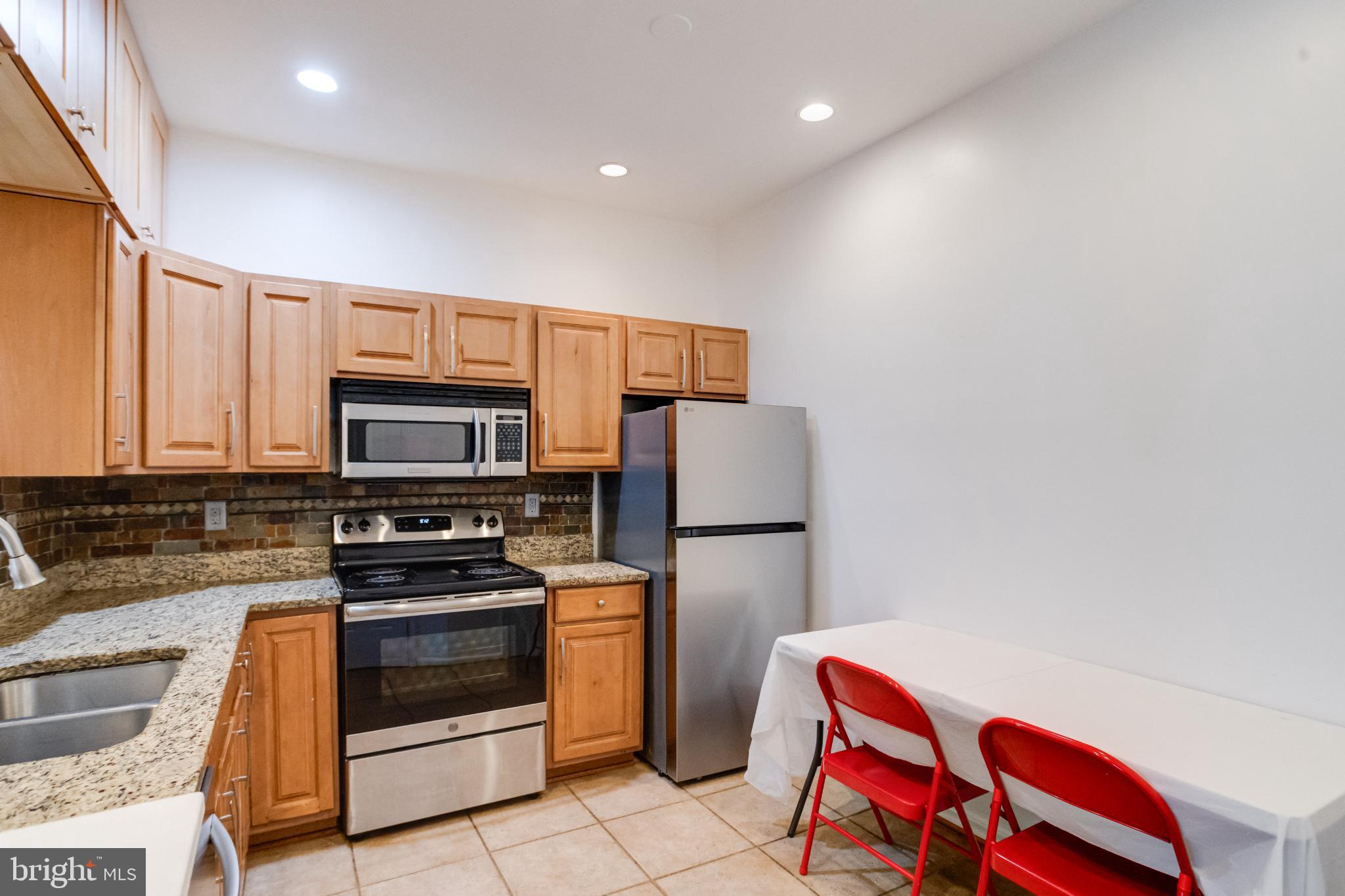 SEVEN OAKS - Residential